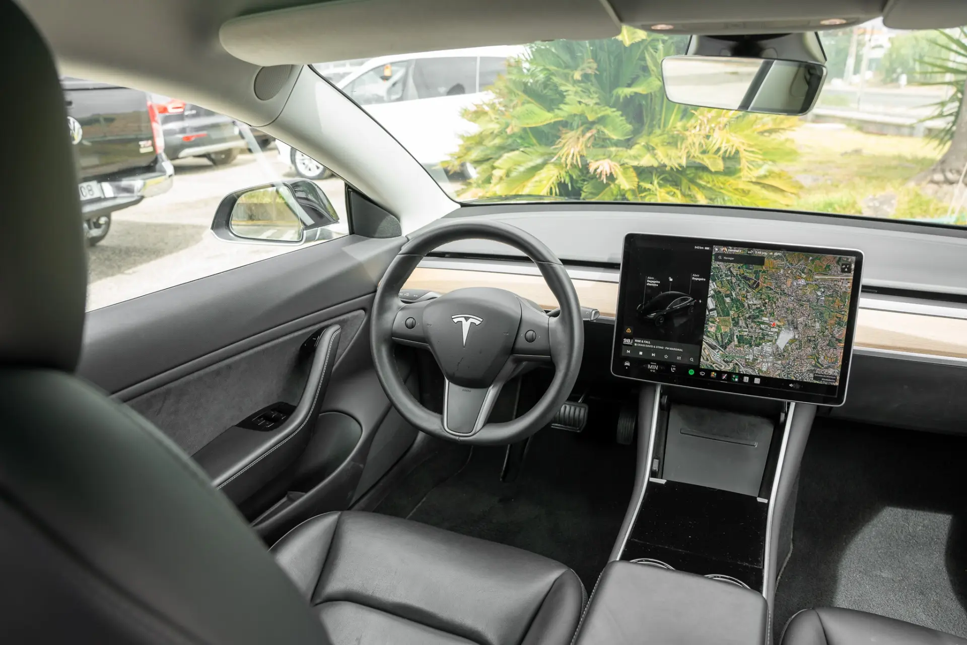 Tesla Model 3 Long-Range Dual Motor AWD 10