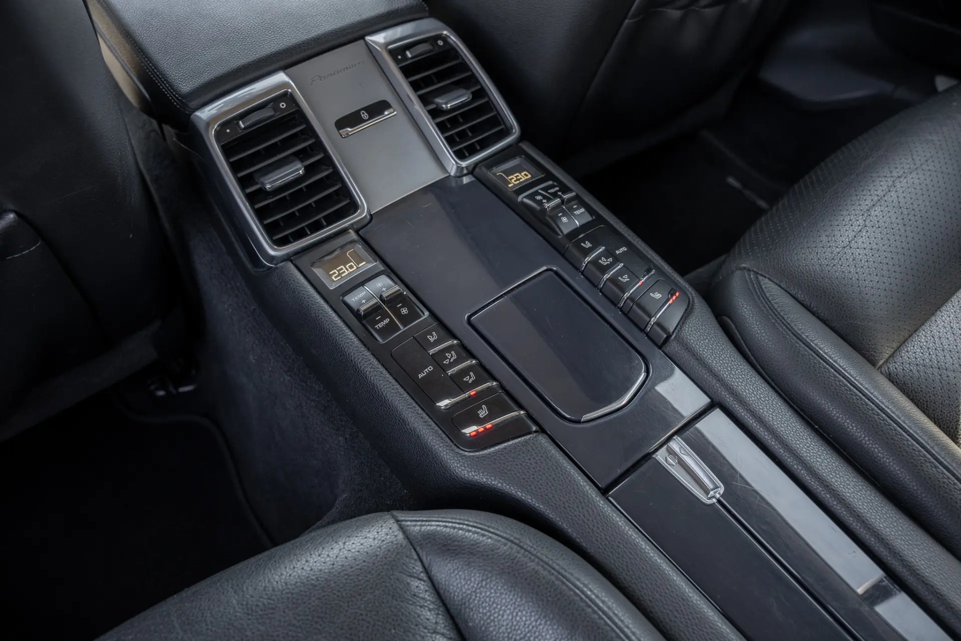 Porsche Panamera S Hybrid 24