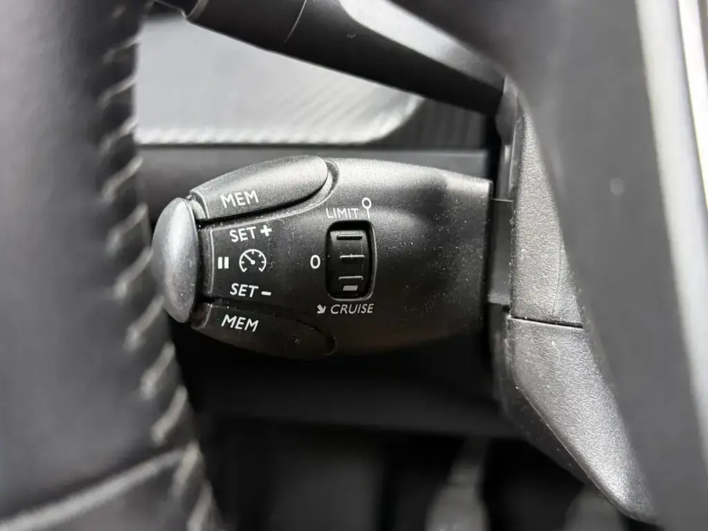 Peugeot 208 1.2 PureTech Active 13