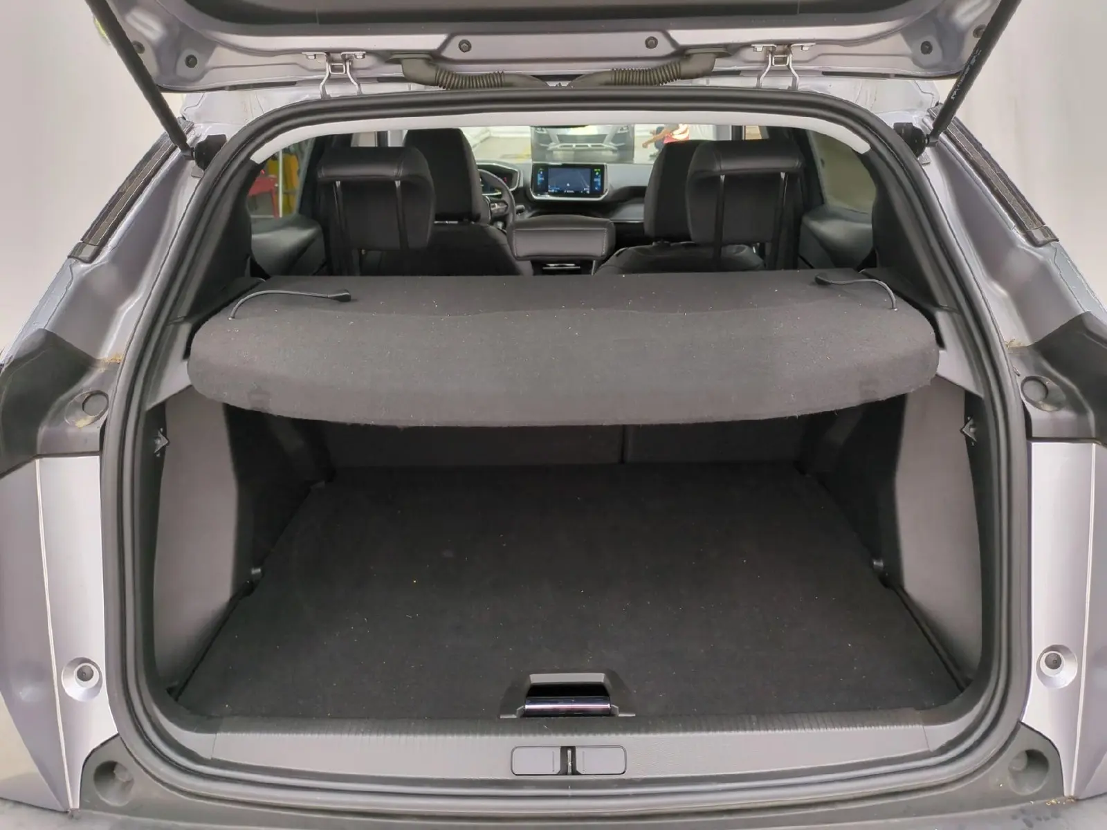 Peugeot e-2008 50 kWh Allure Pack 13