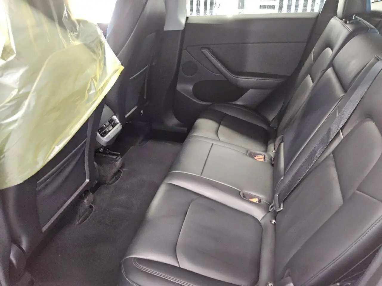 Tesla Model Y Long Range Dual Motor AWD 9