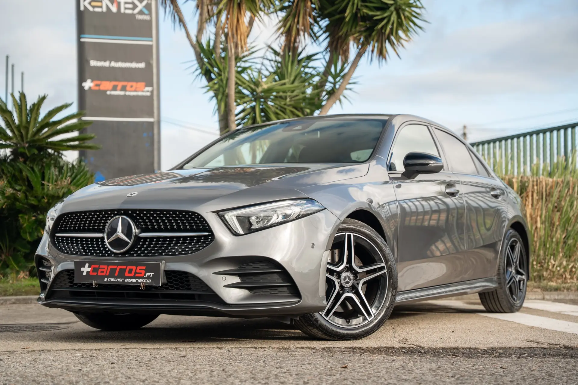 Mercedes-Benz A 250 Limousine e AMG Line 1