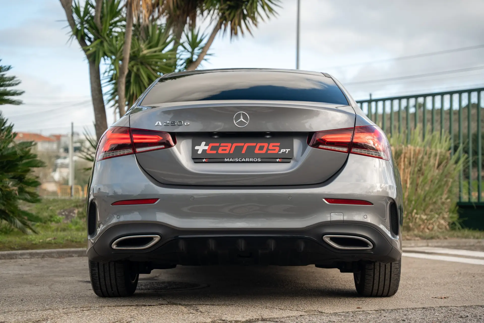 Mercedes-Benz A 250 Limousine e AMG Line 3