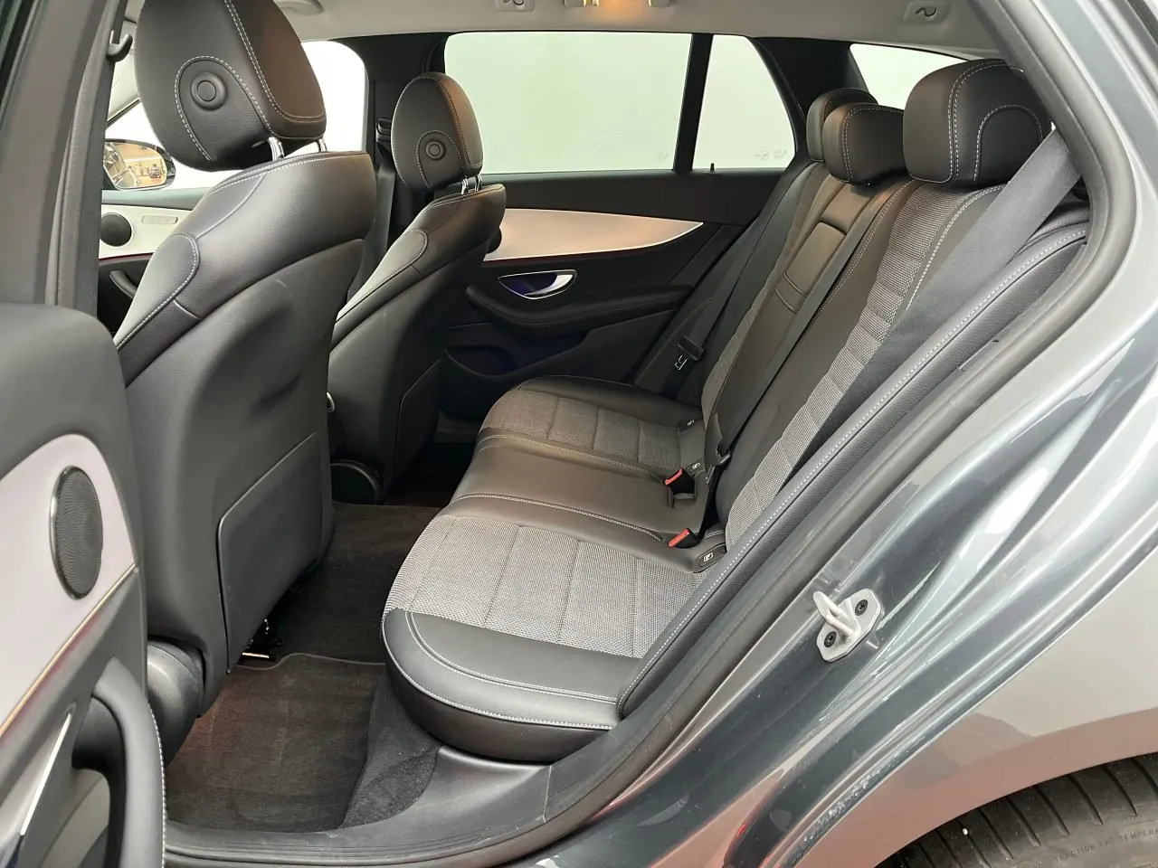 Mercedes-Benz E 300 de Avantgarde 4Matic 10