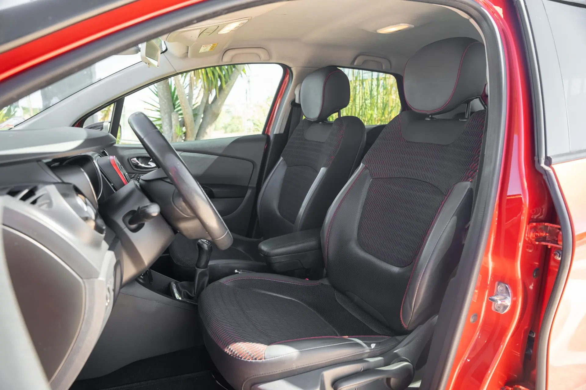 Renault Captur 1.5 dCi Helly Hansen 13