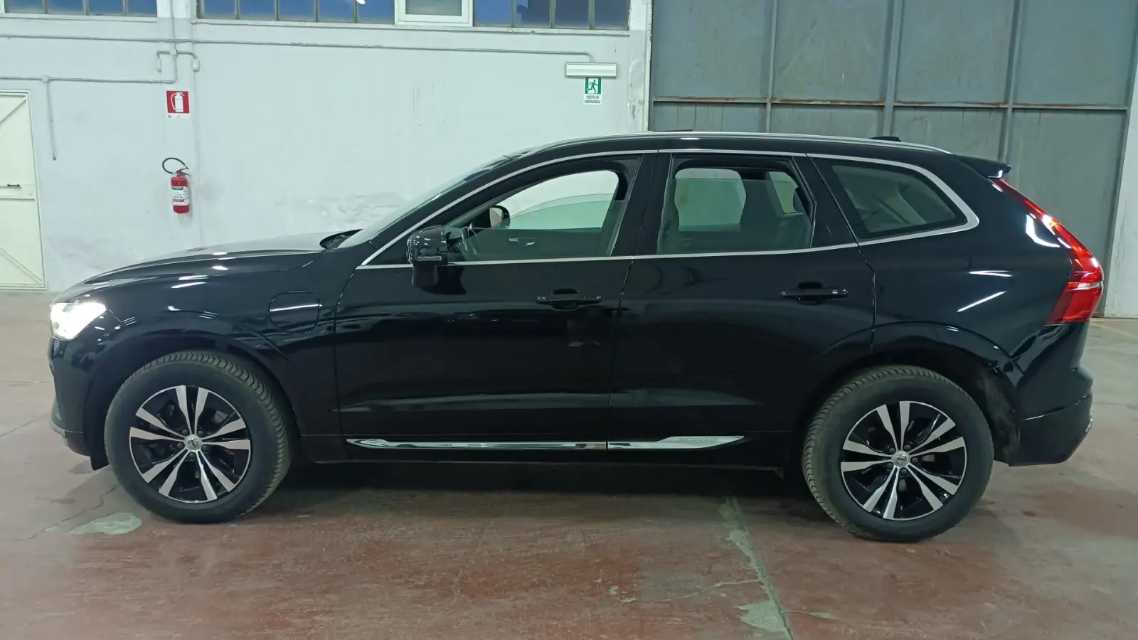 Volvo XC 60 T6 AWD Recharge Geartronic Inscription Expression 8