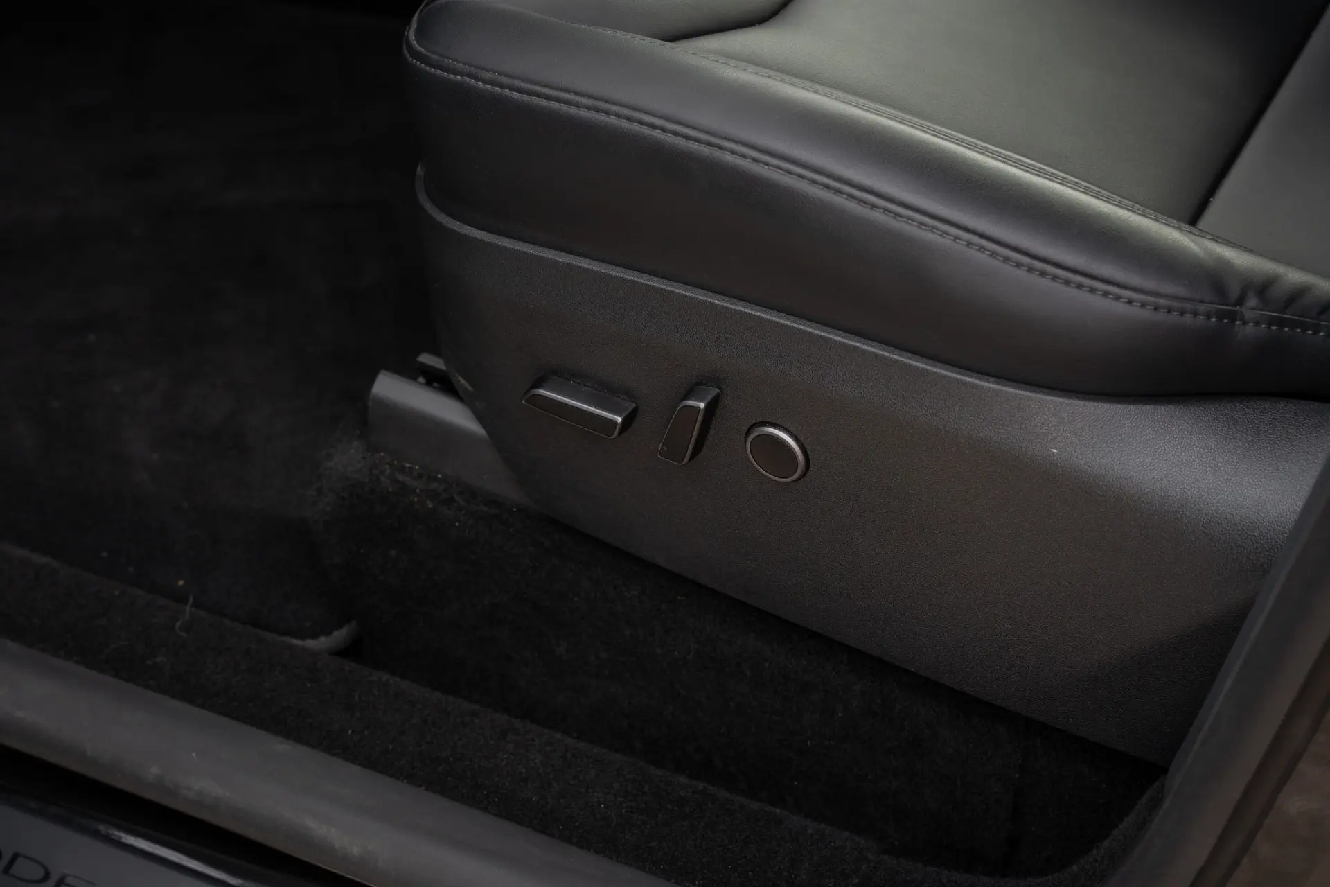 Tesla Model Y Standard 16