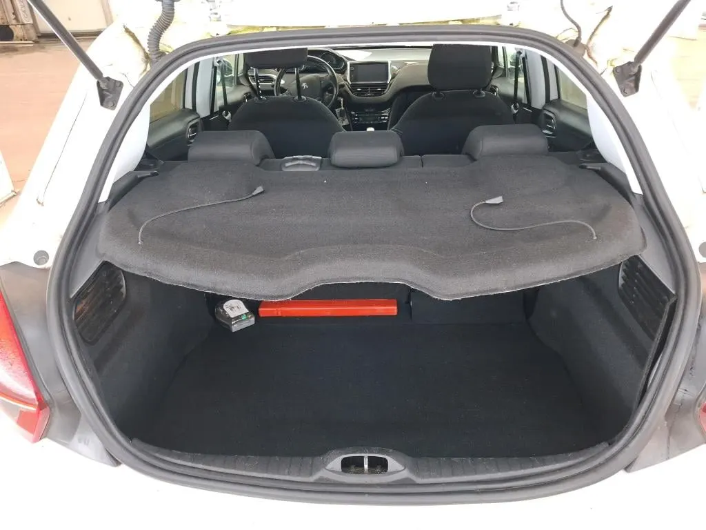 Peugeot 208 1.2 PureTech Allure 9