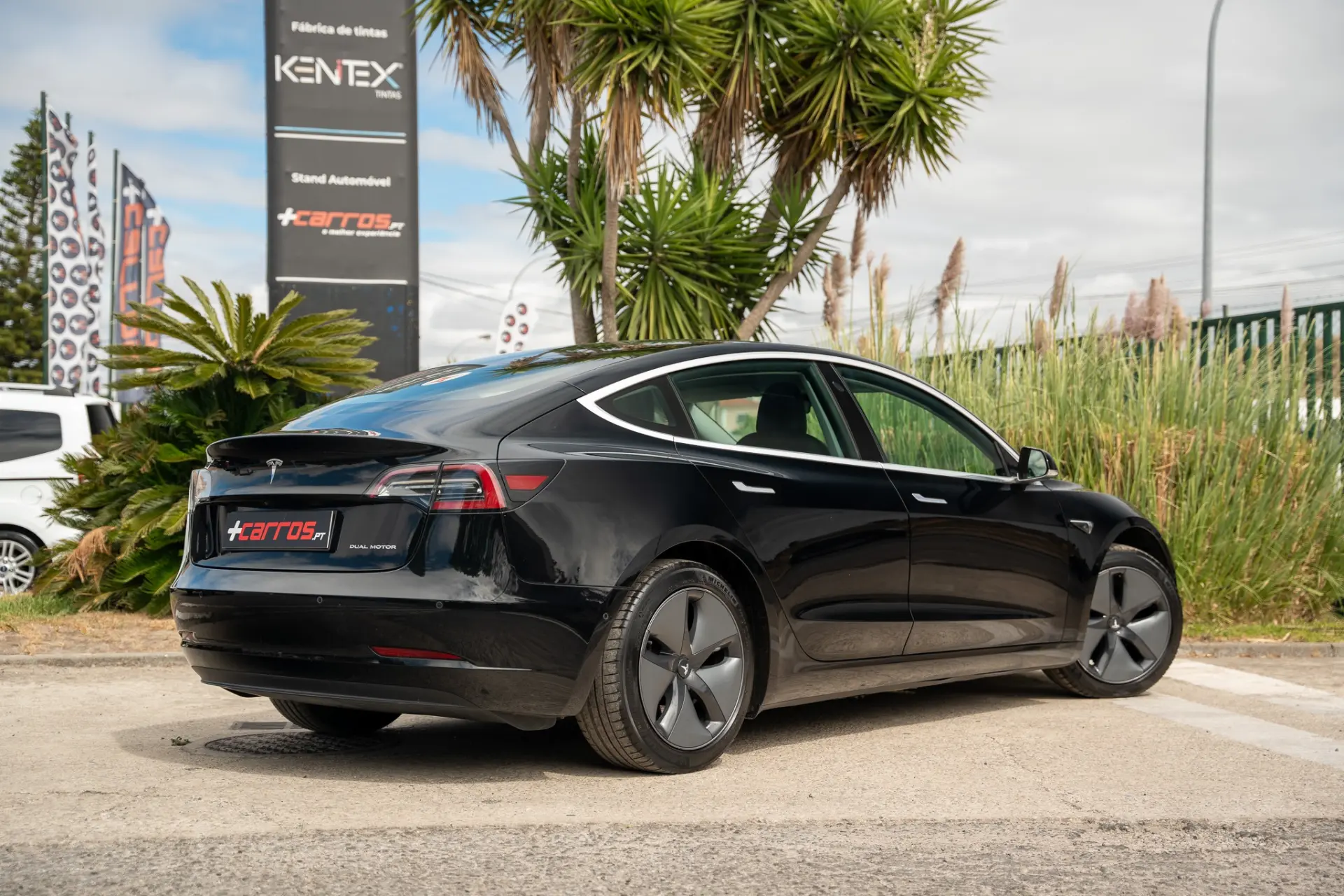 Tesla Model 3 Long-Range Dual Motor AWD 8