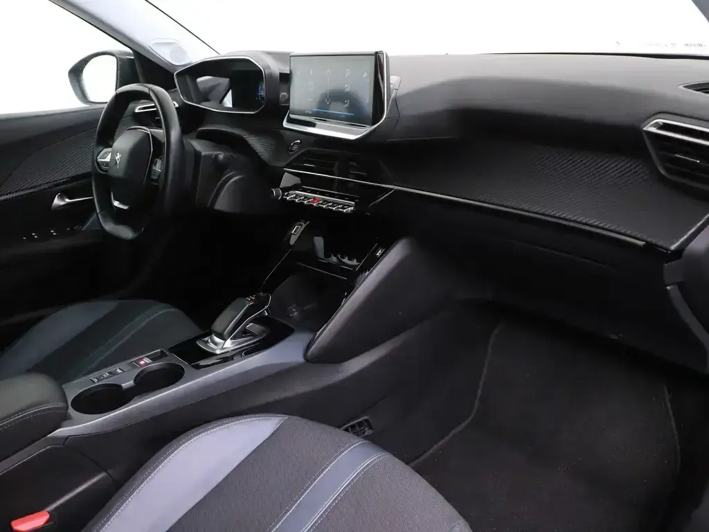 Peugeot e-2008 50 kWh Allure 8