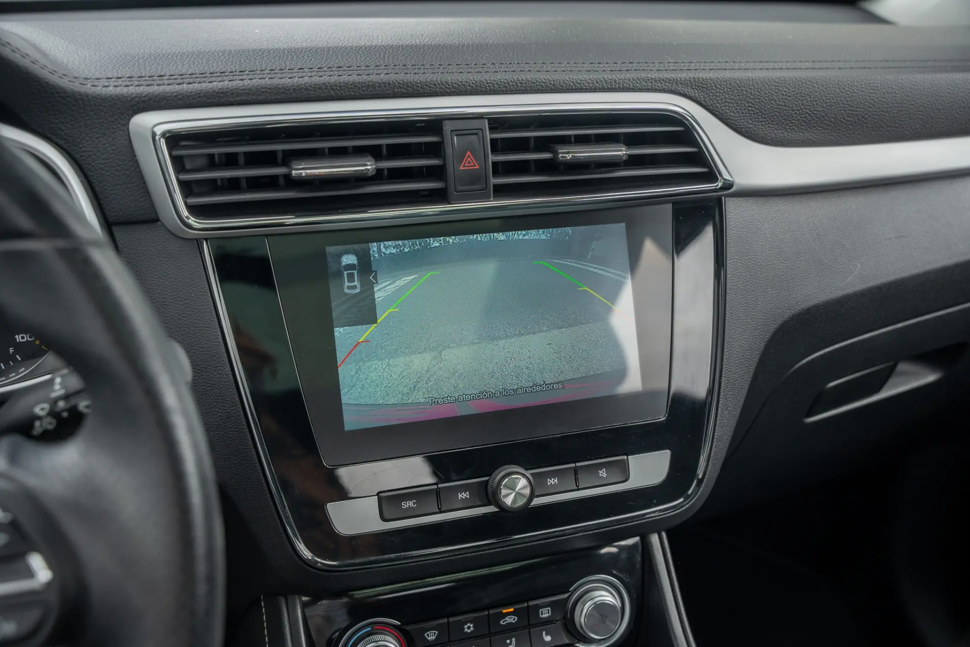 MG ZS Luxury 13