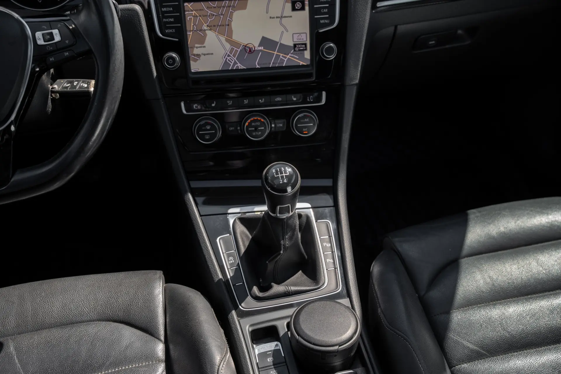 Volkswagen Golf 1.6 TDi Highline 13