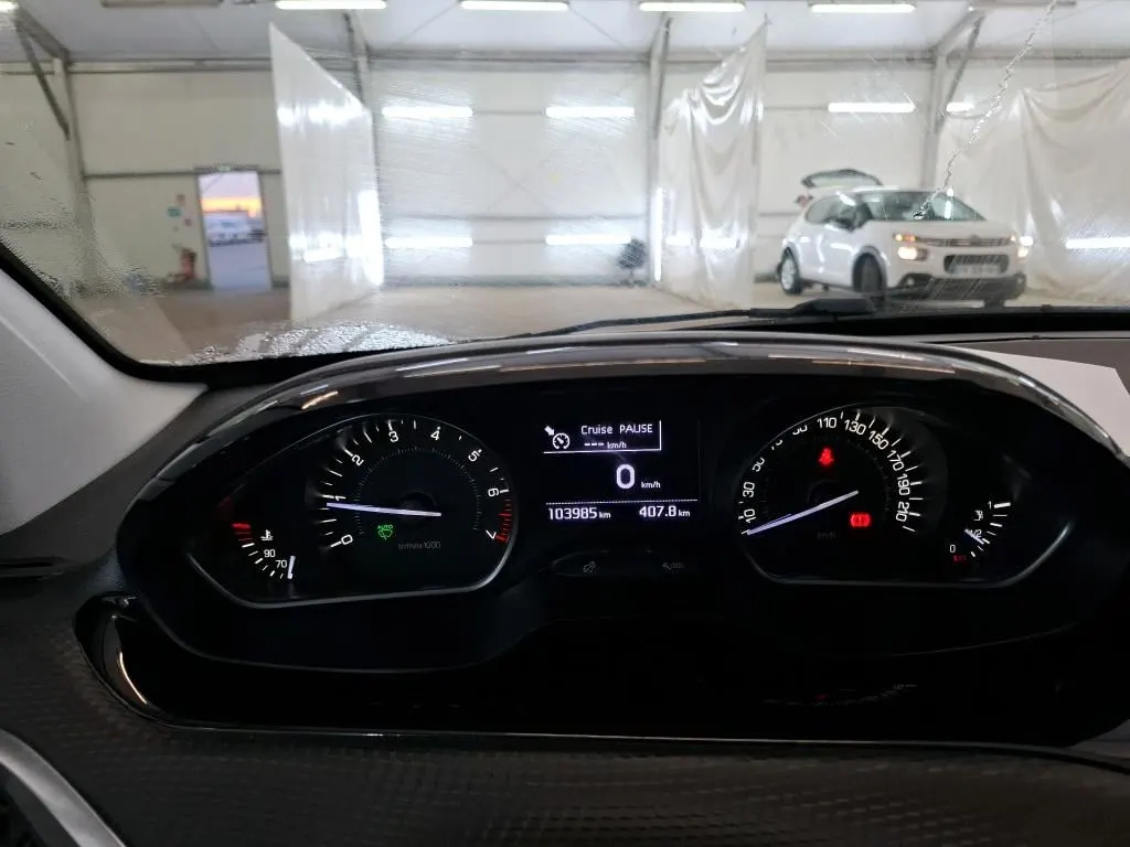 Peugeot 208 1.2 PureTech Allure 5