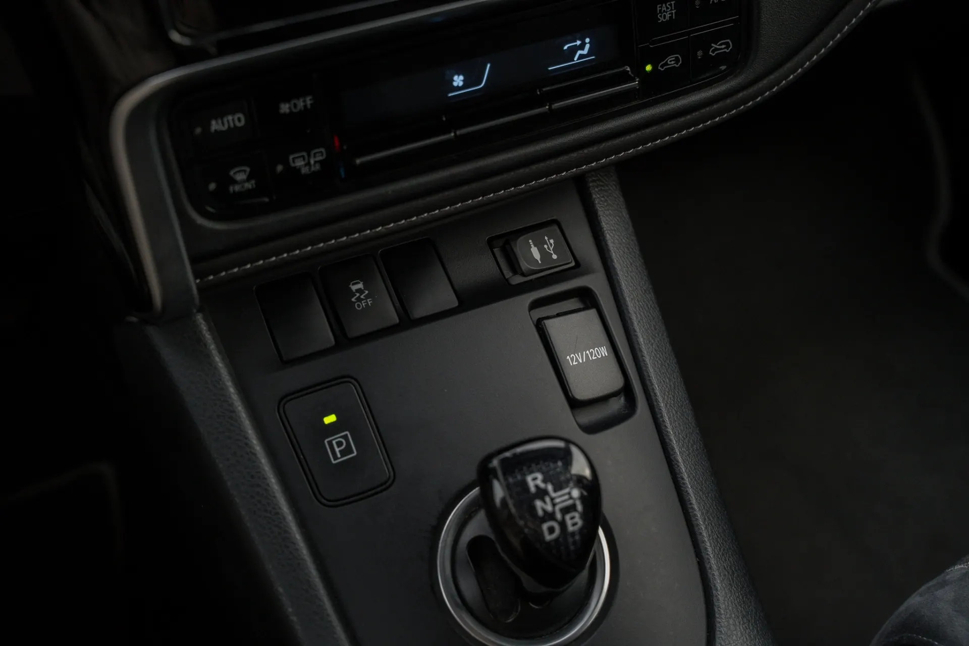 Toyota Auris 1.8 HSD Active 12