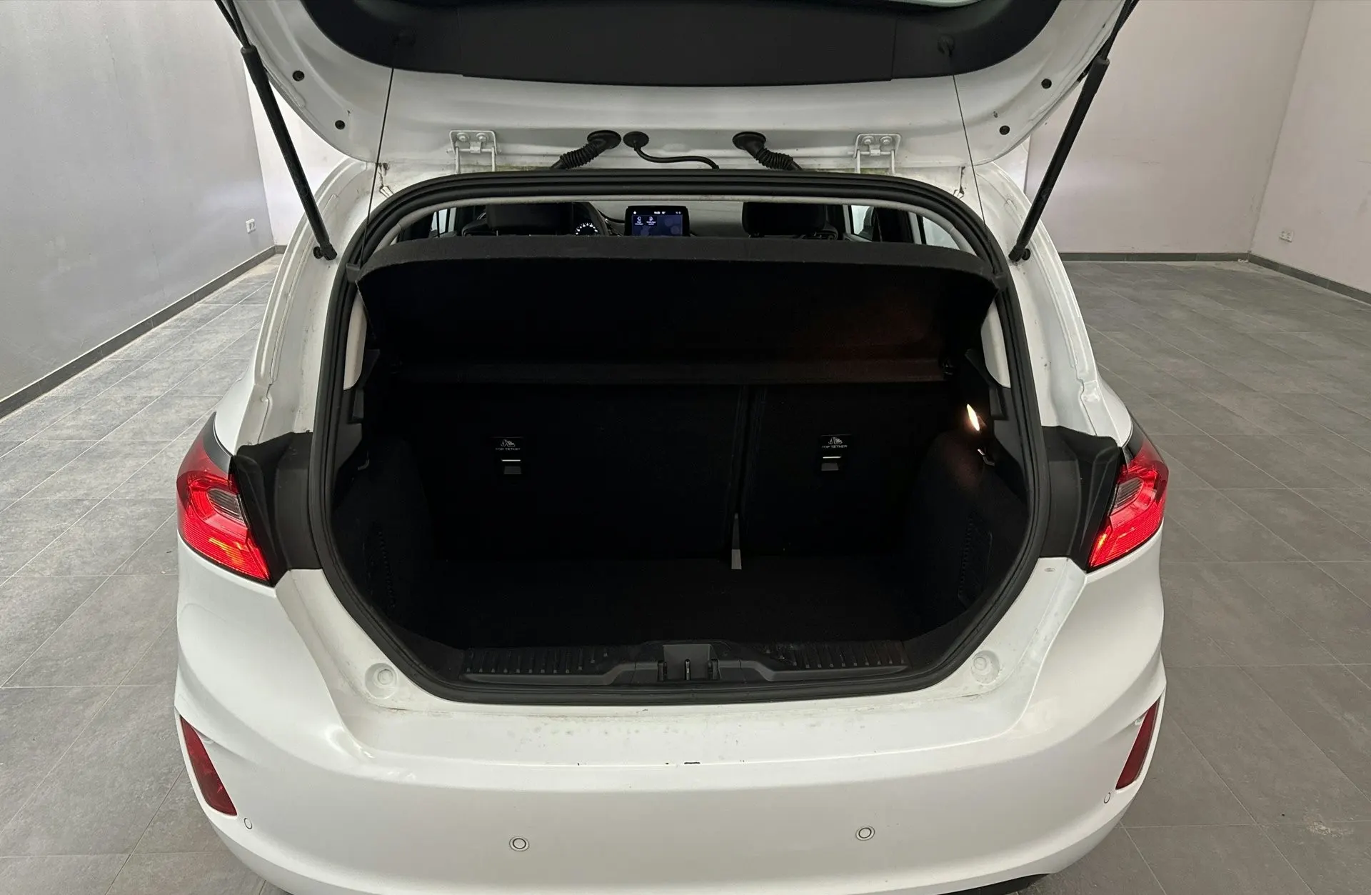 Ford Fiesta 1.1 Ti-VCT Connected 8