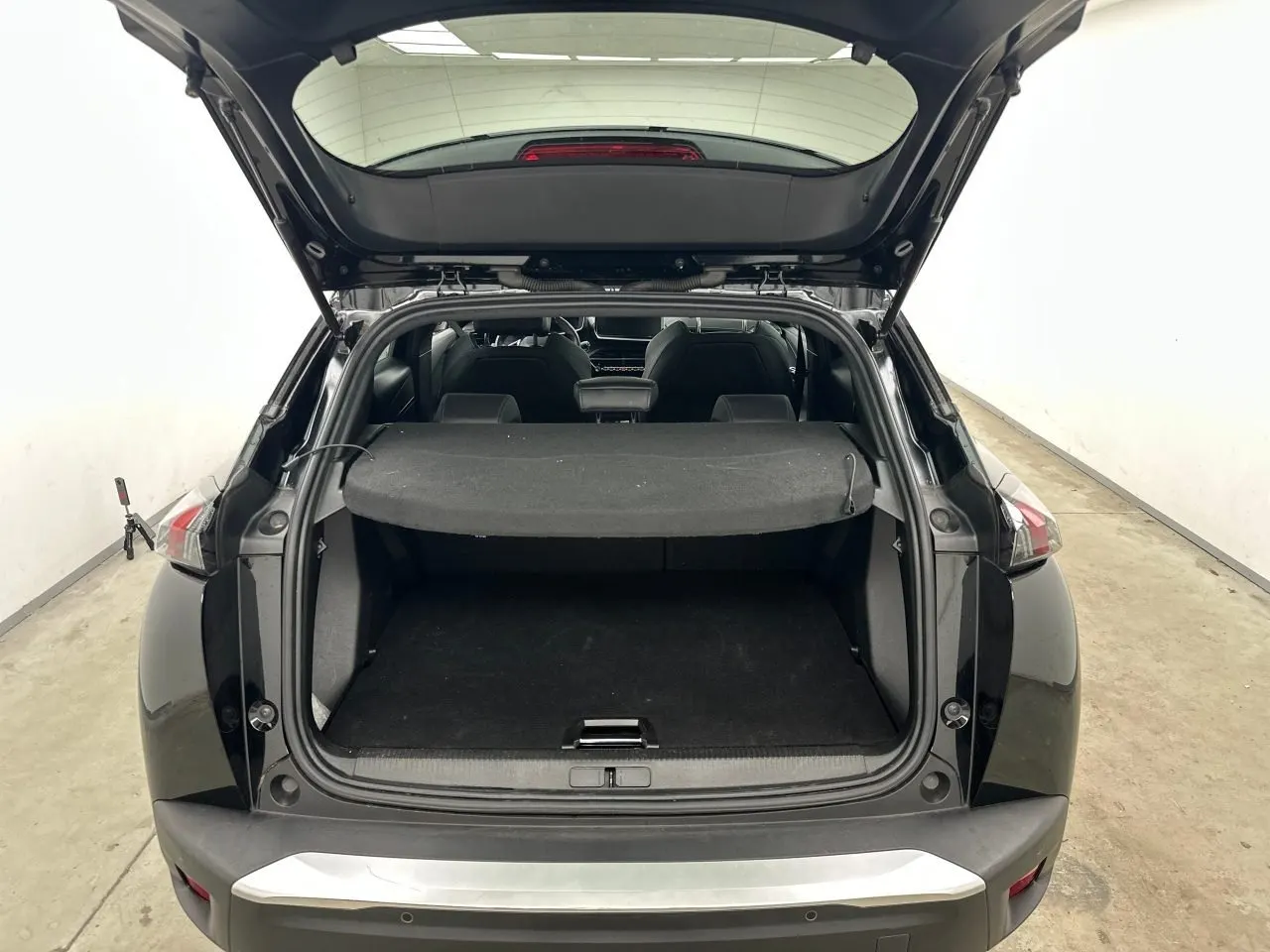 Peugeot e-2008 50 kWh GT 8