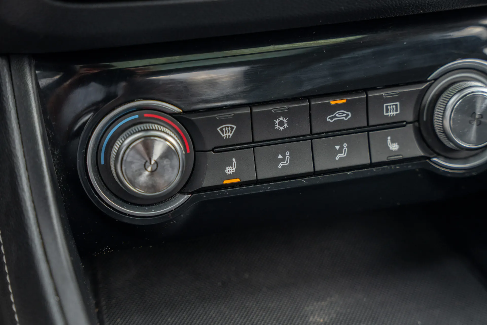 MG ZS EV 44.5 kWh Luxury 11