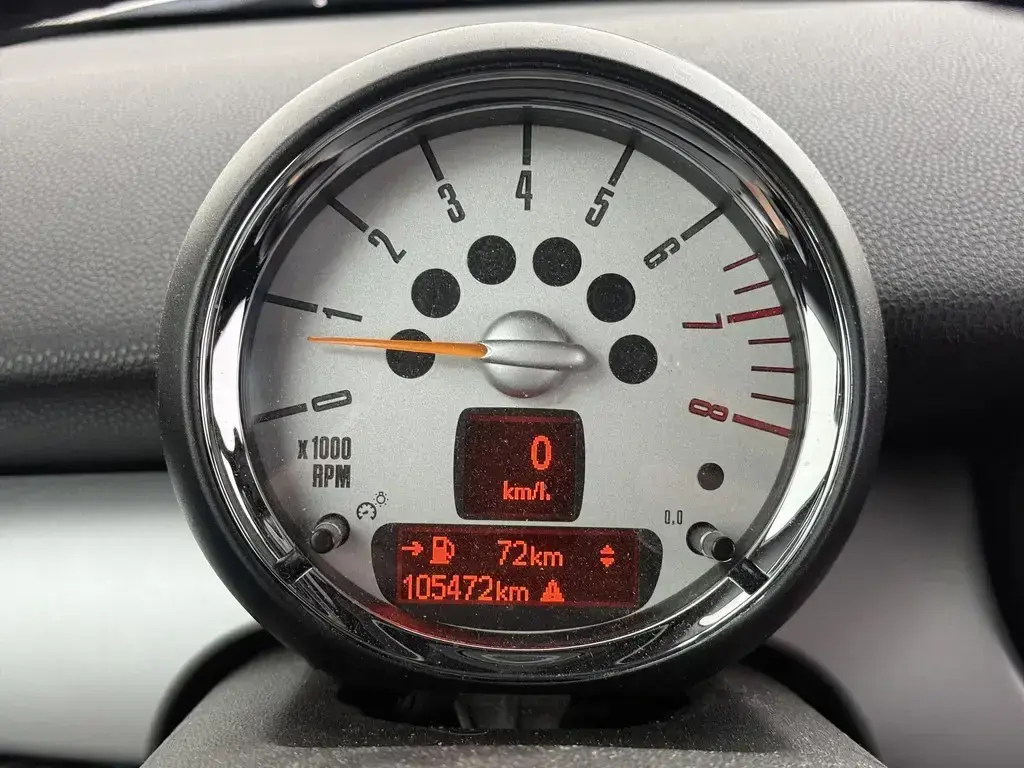 MINI Clubman Cooper Soho 13