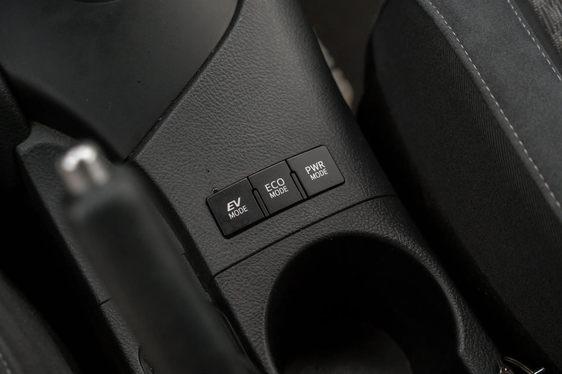 Toyota Auris 1.8 HSD Active 14