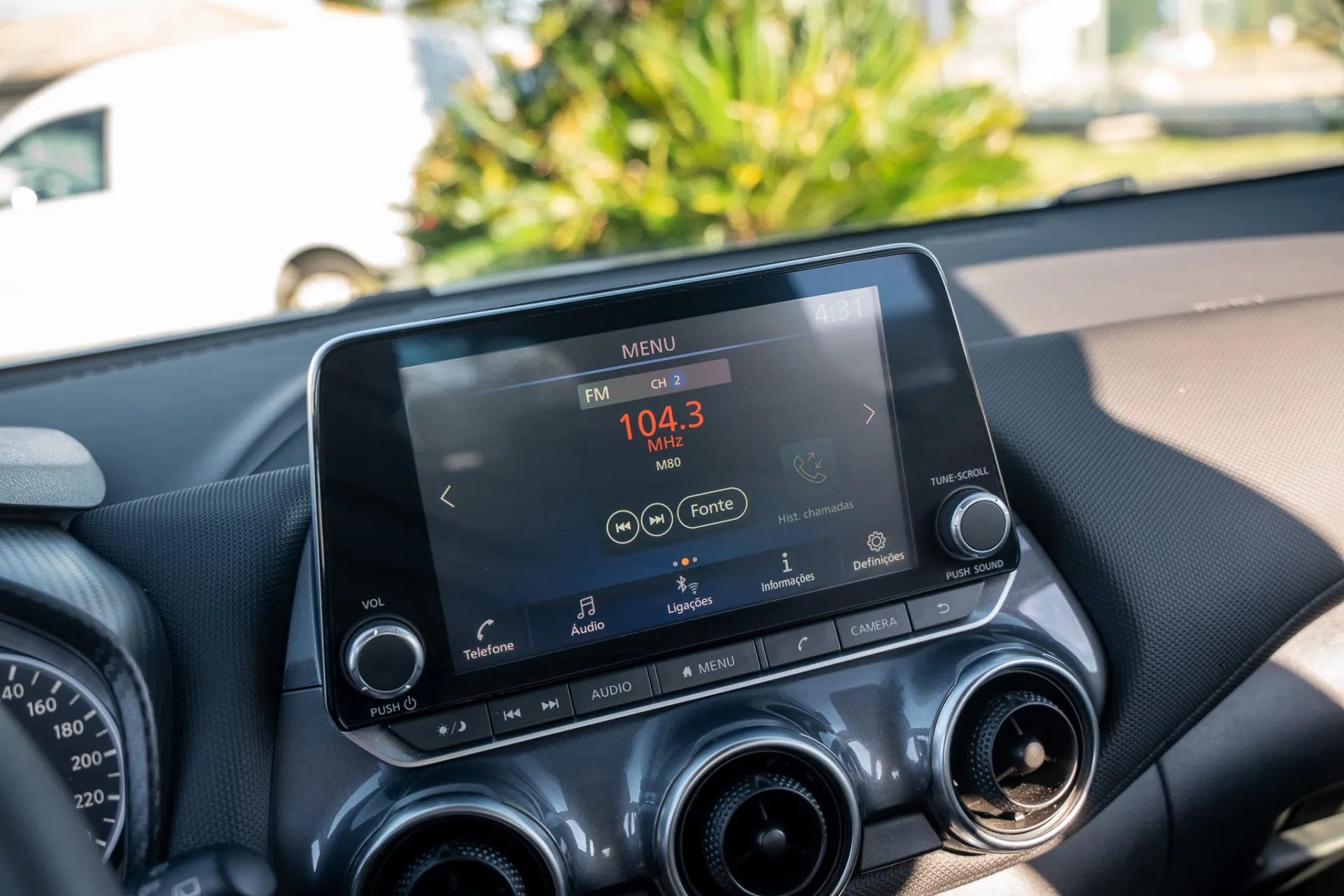 Nissan Juke 1.0 DIG-T Acenta+ 9