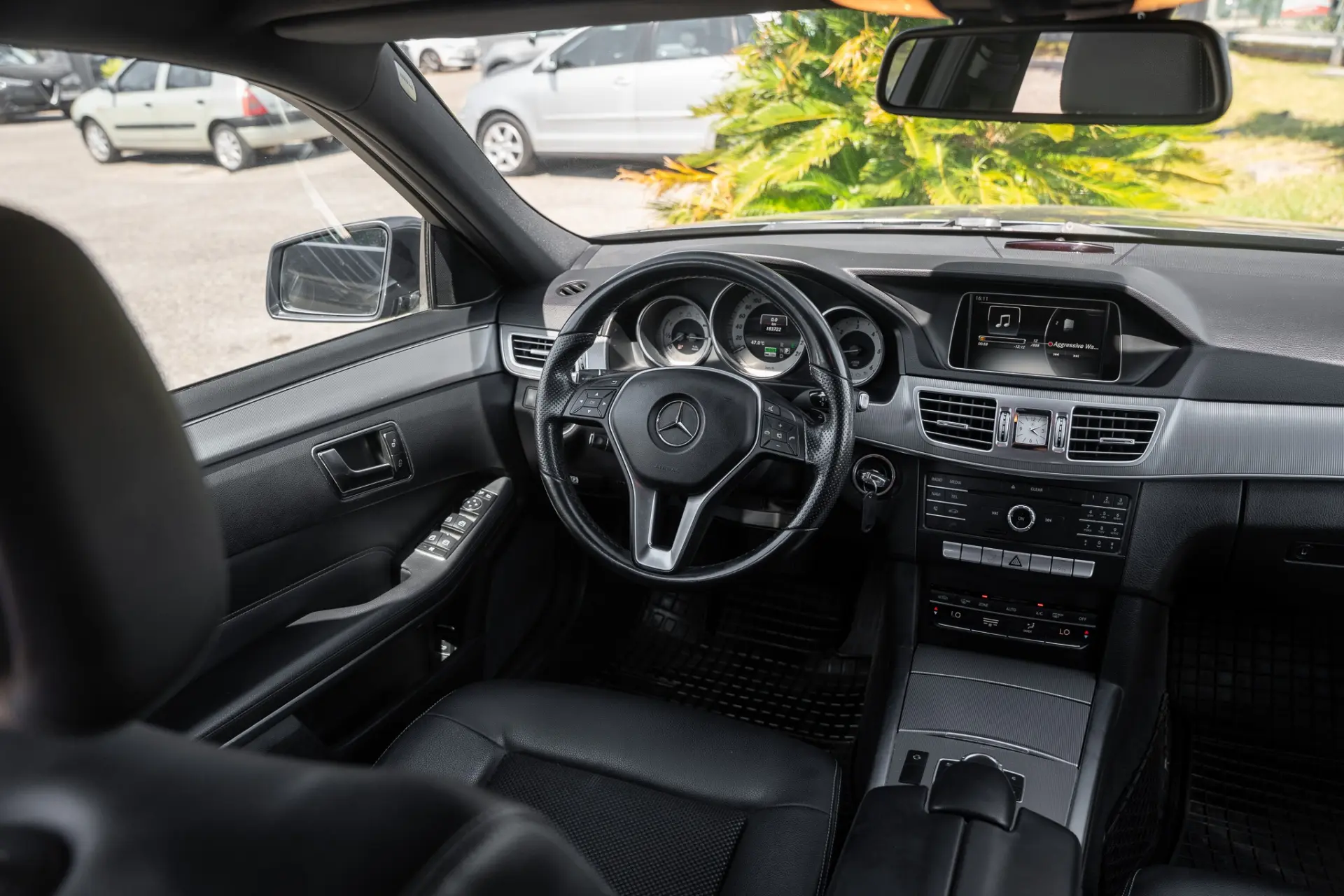 Mercedes-Benz E 300 Bluetec Hybrid Avantgarde 12
