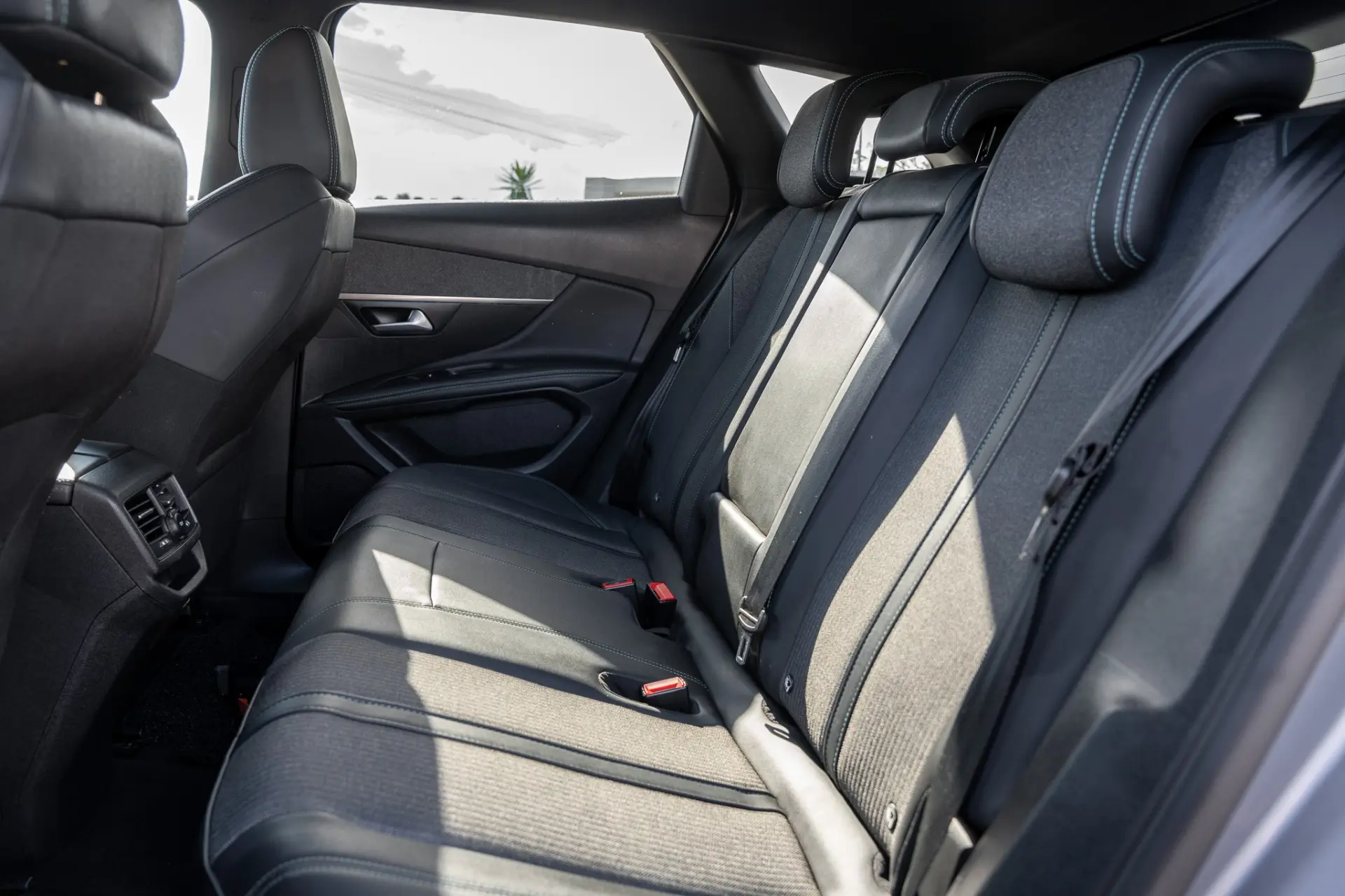 Peugeot 3008 1.6 Hybrid4 Allure Pack e-EAT8 20