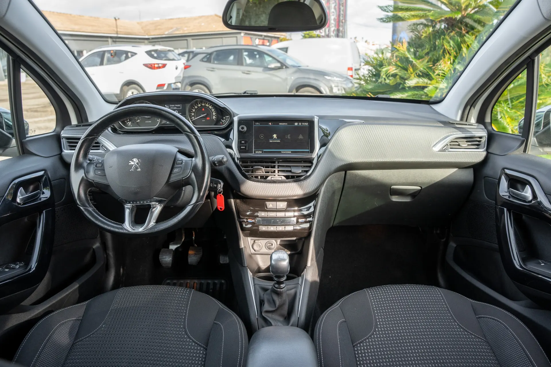 Peugeot 208 1.2 PureTech Allure 6