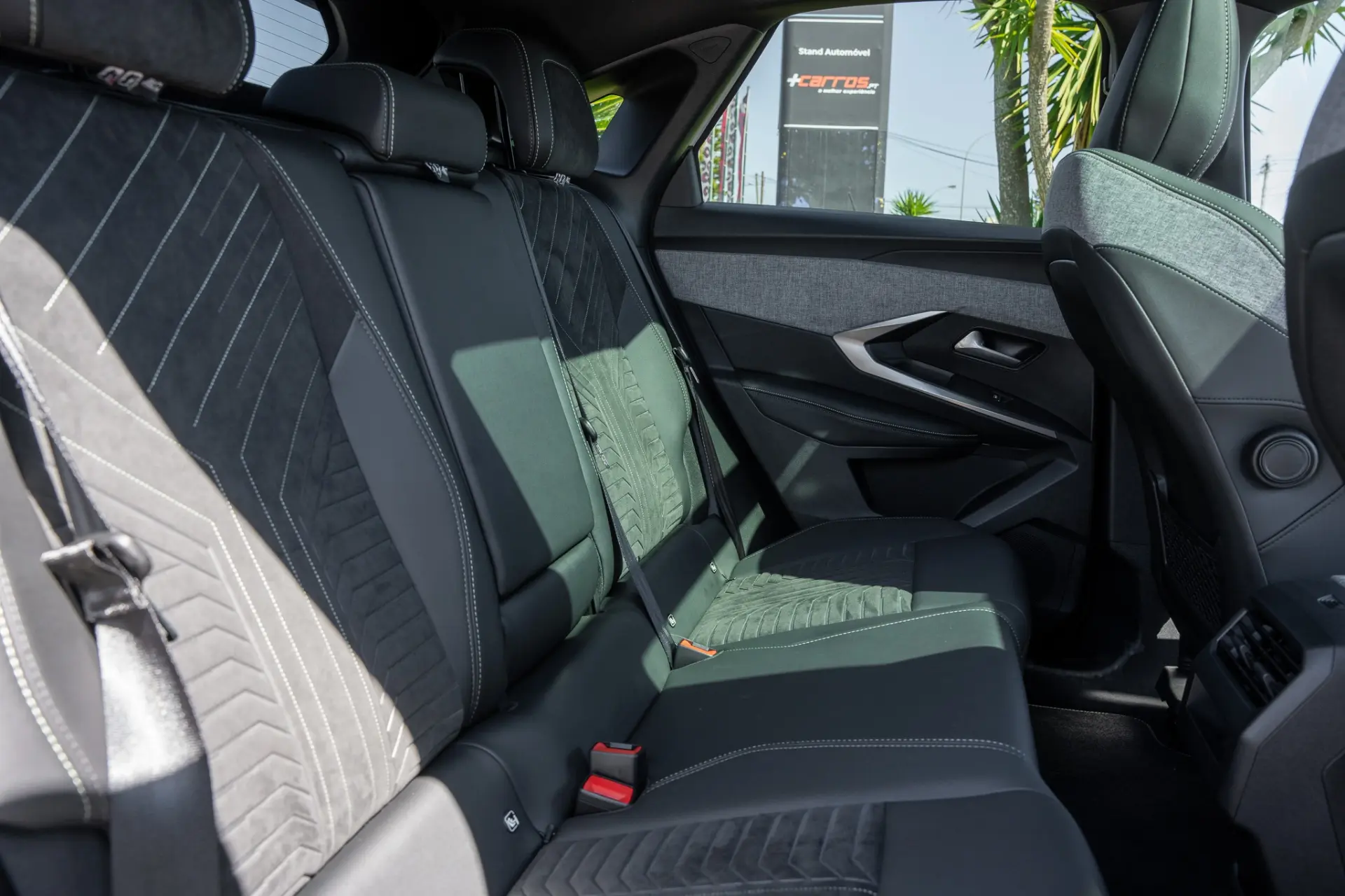 Peugeot E-3008 73 kWh GT 28