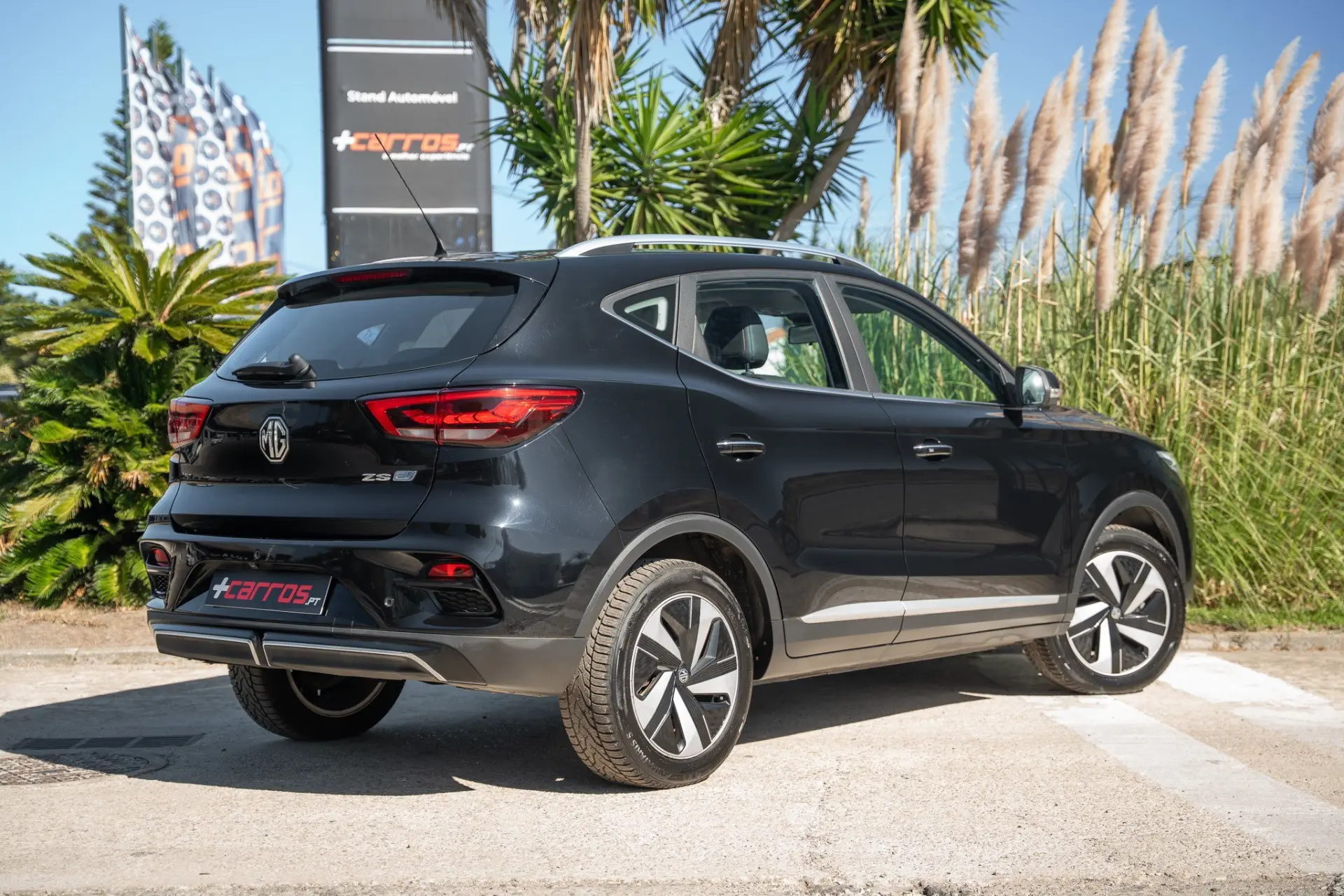 MG ZS Standard Luxury 10