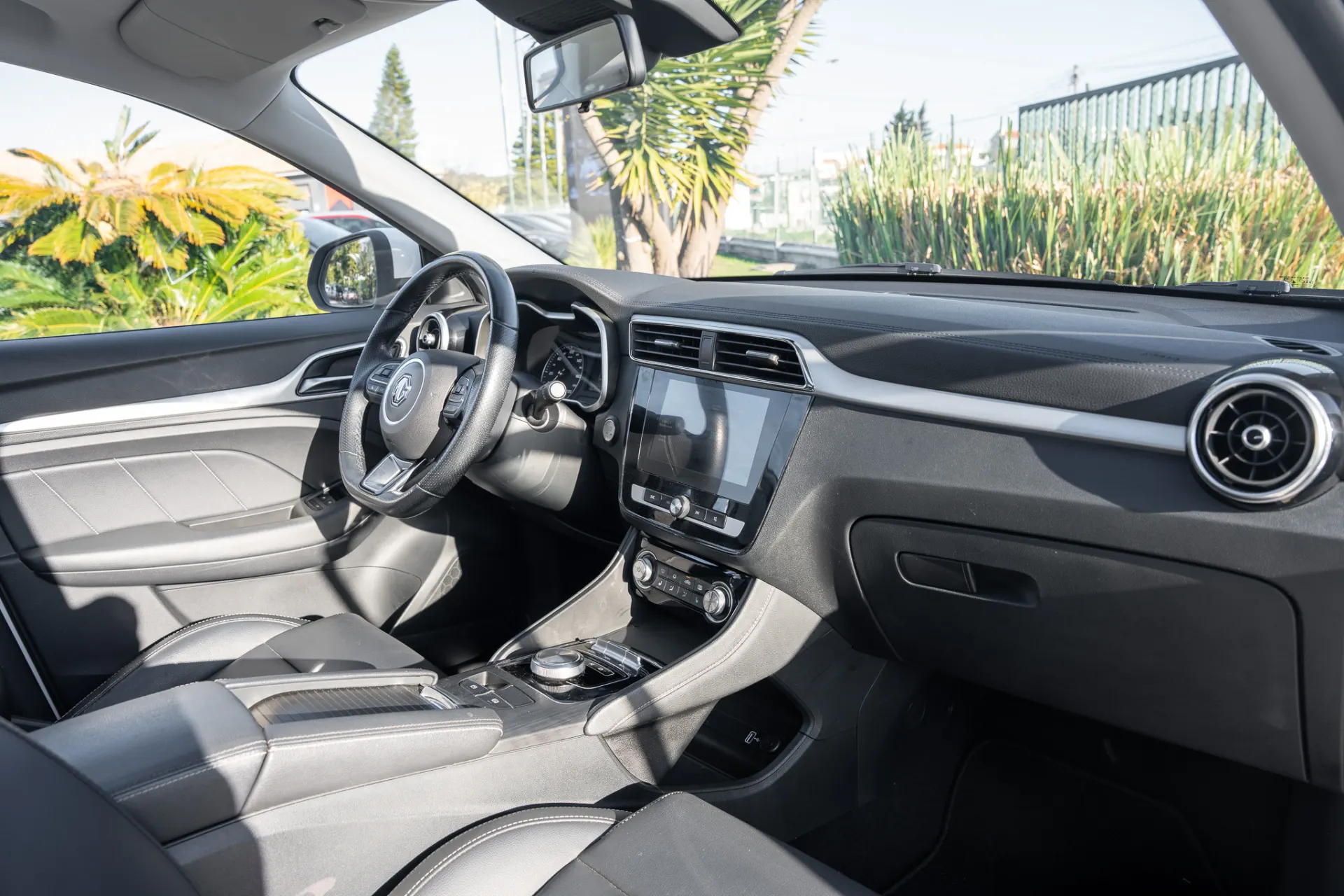 MG ZS EV 44.5 kWh Luxury 16