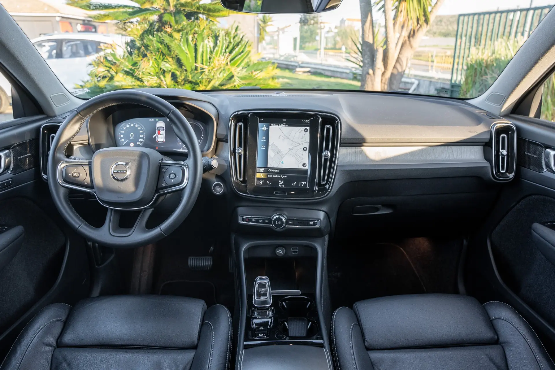 Volvo XC 40 1.5 T5 PHEV R-Design 6