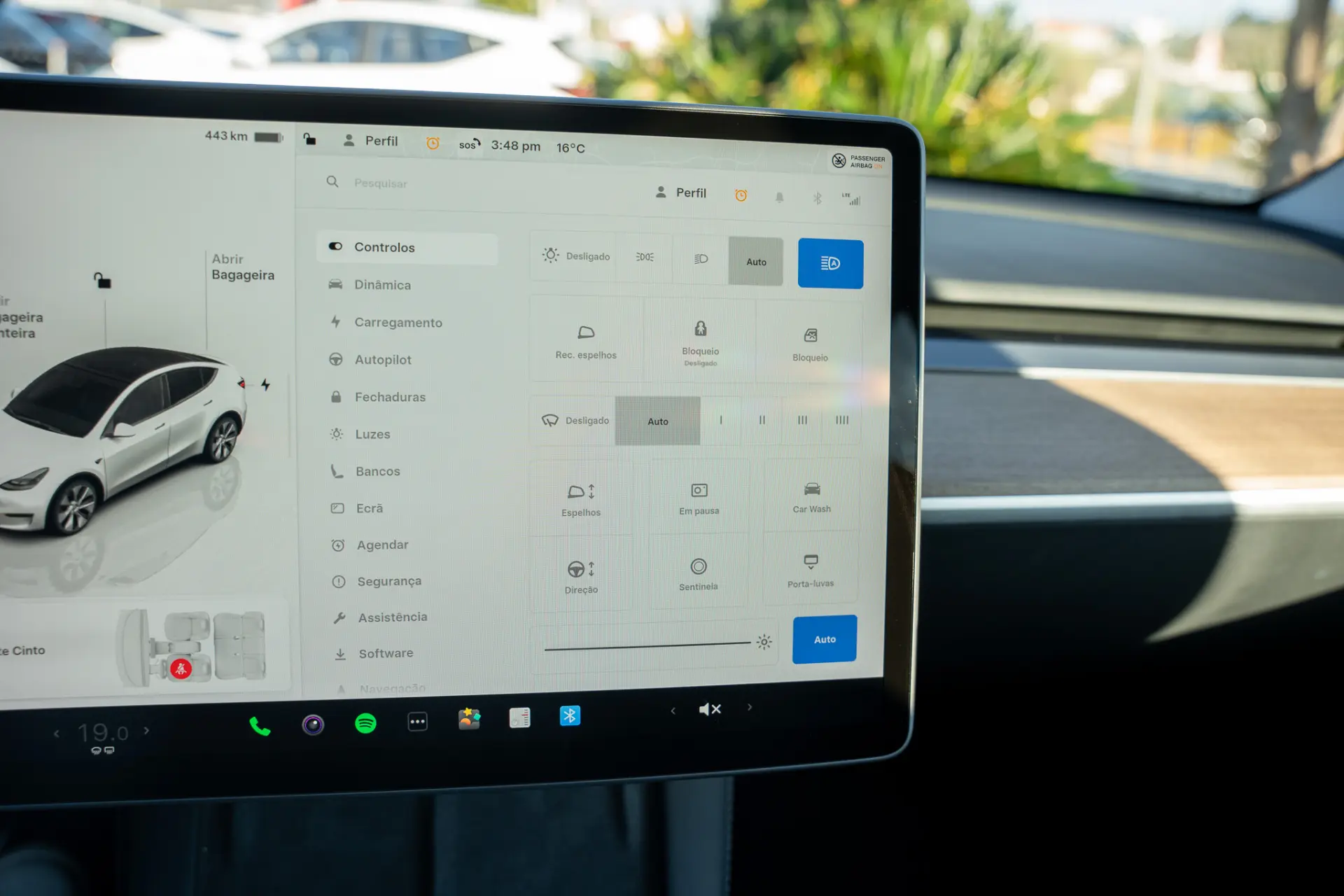 Tesla Model Y Long Range Dual Motor AWD 12