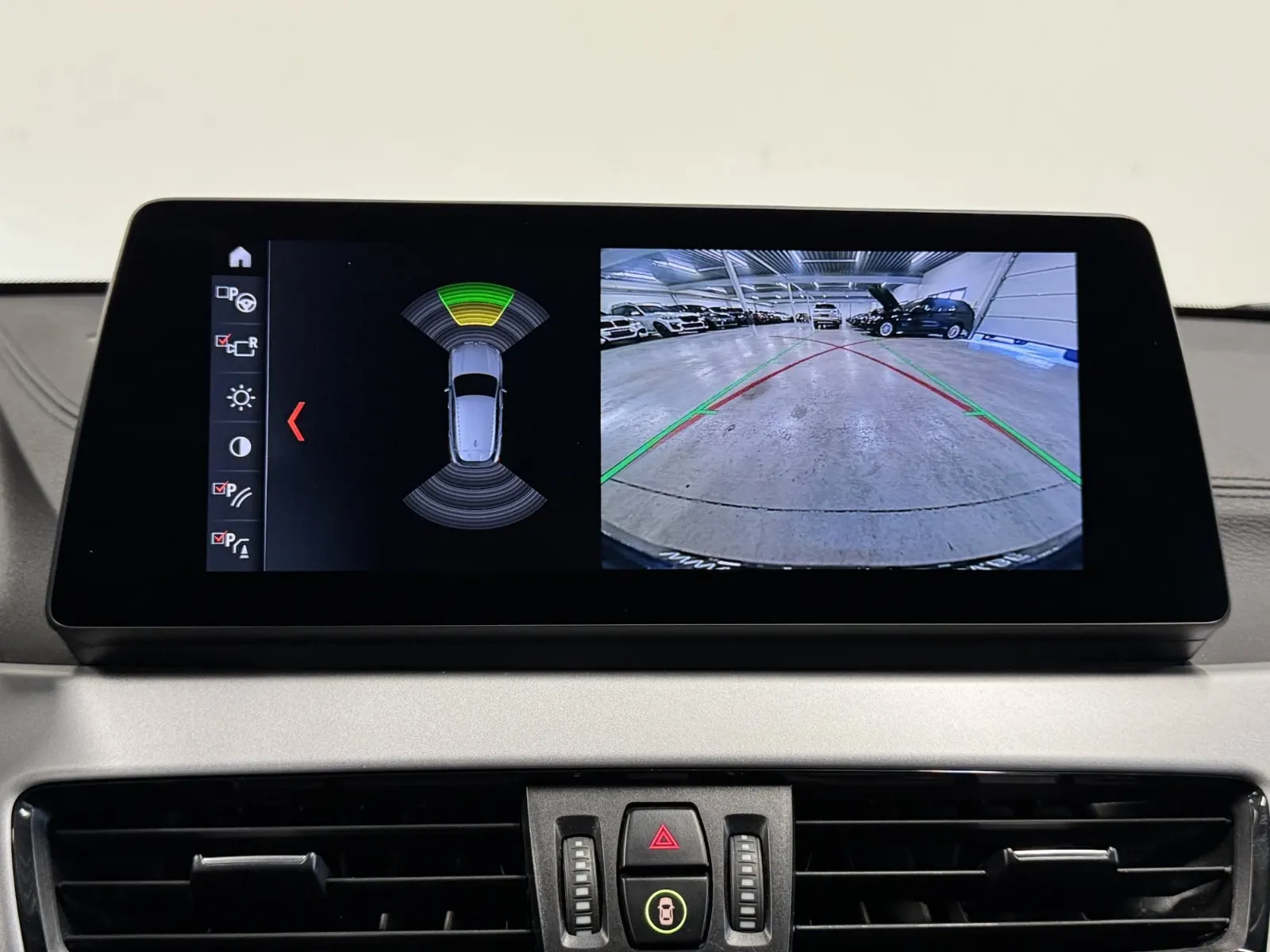 BMW X2 18 d sDrive Auto Pack M 16