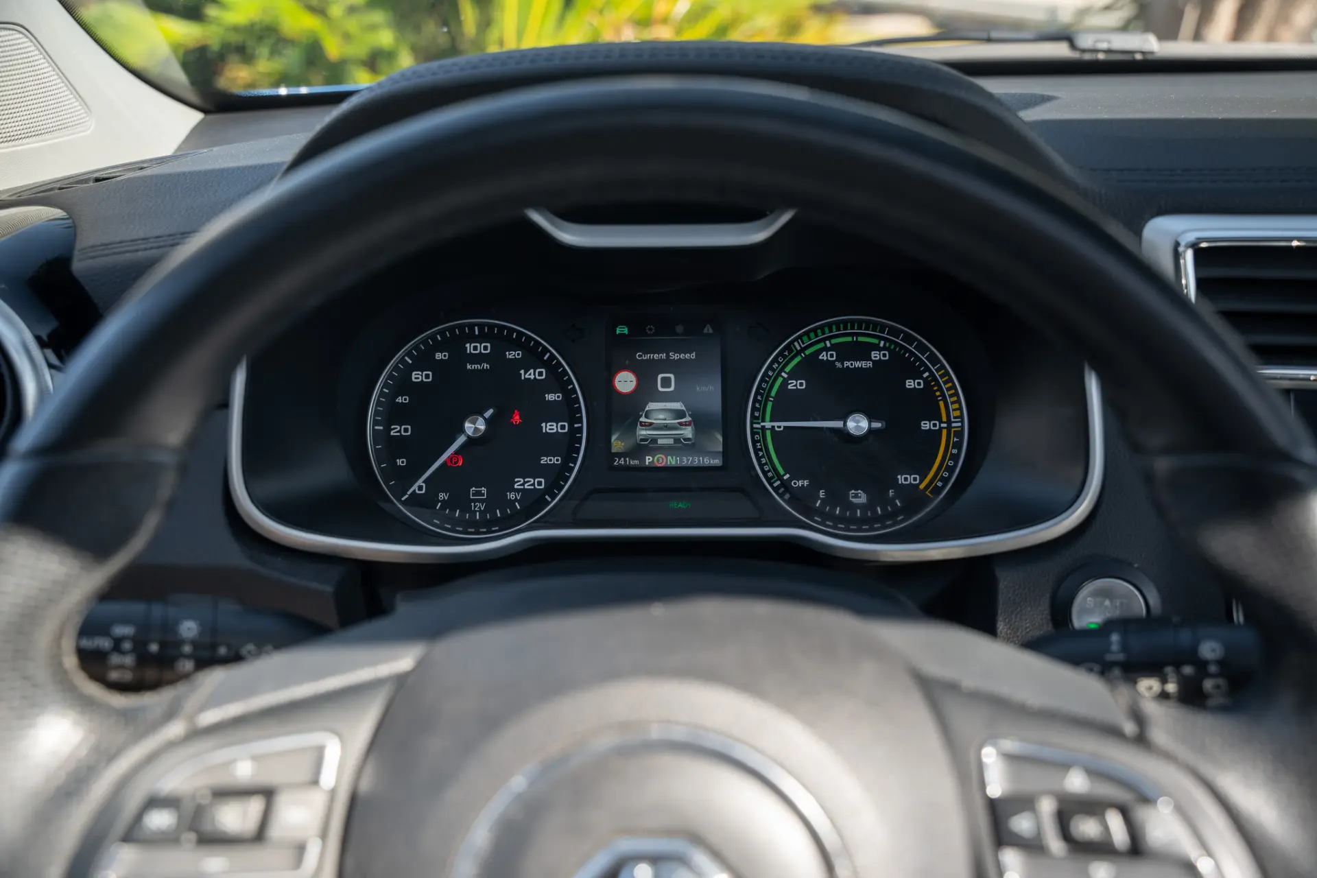 MG ZS EV 44.5 kWh Luxury 12