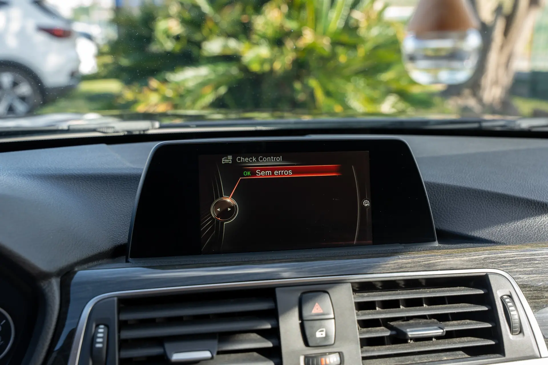 BMW 320 d Line Luxury Auto 9