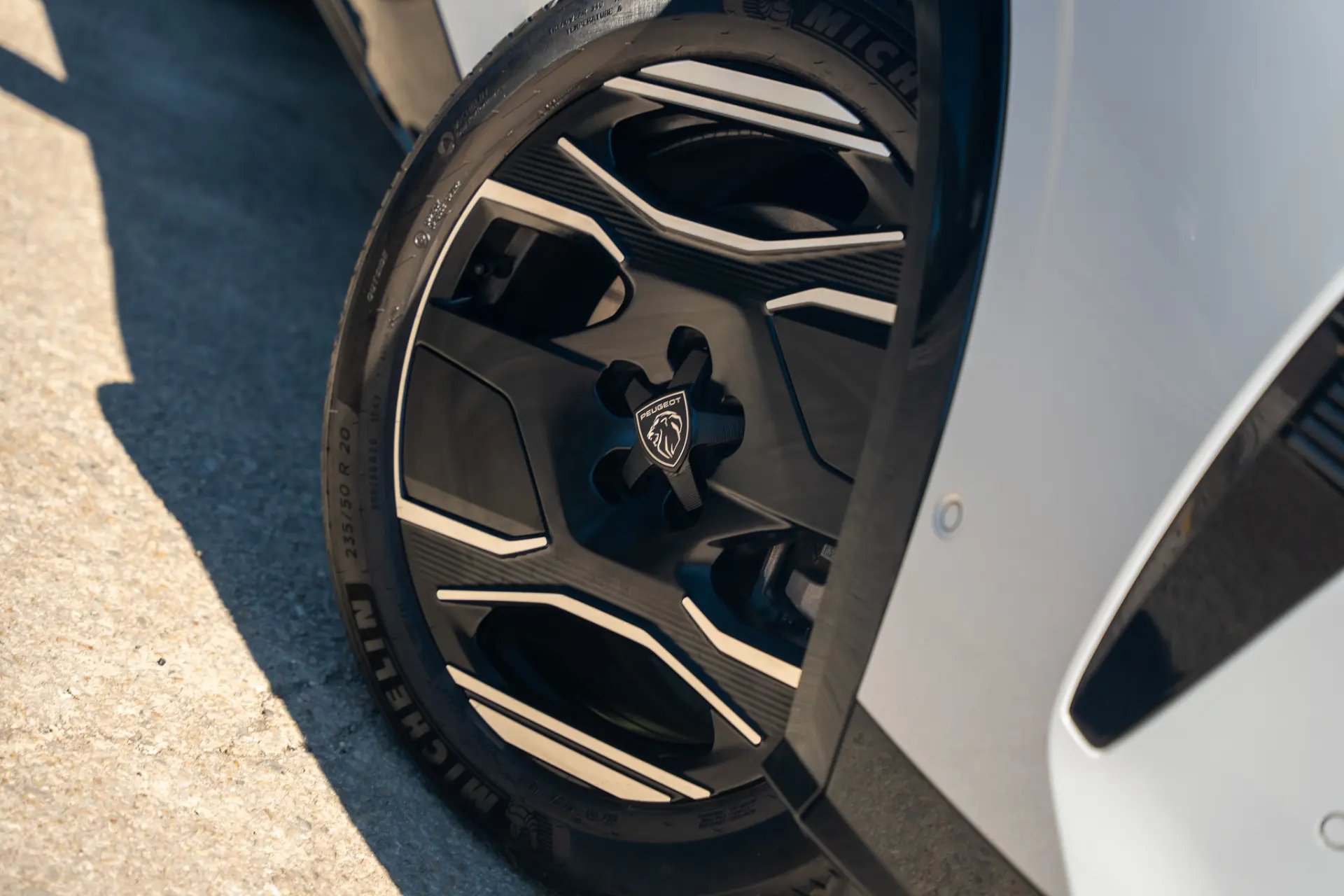 Peugeot E-3008 73 kWh GT 8