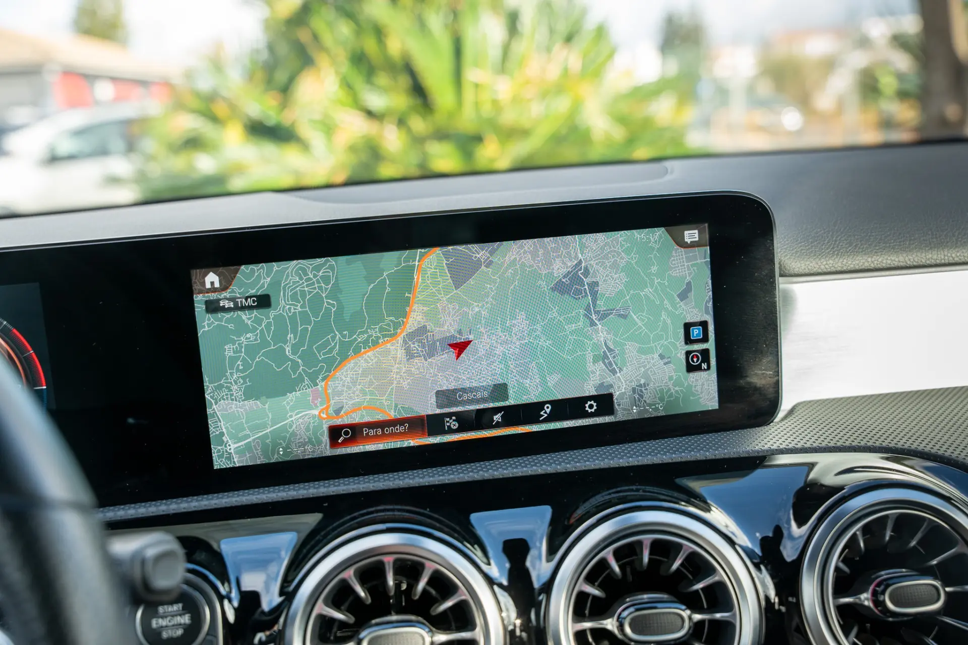 Mercedes-Benz A 250 Limousine e AMG Line 14