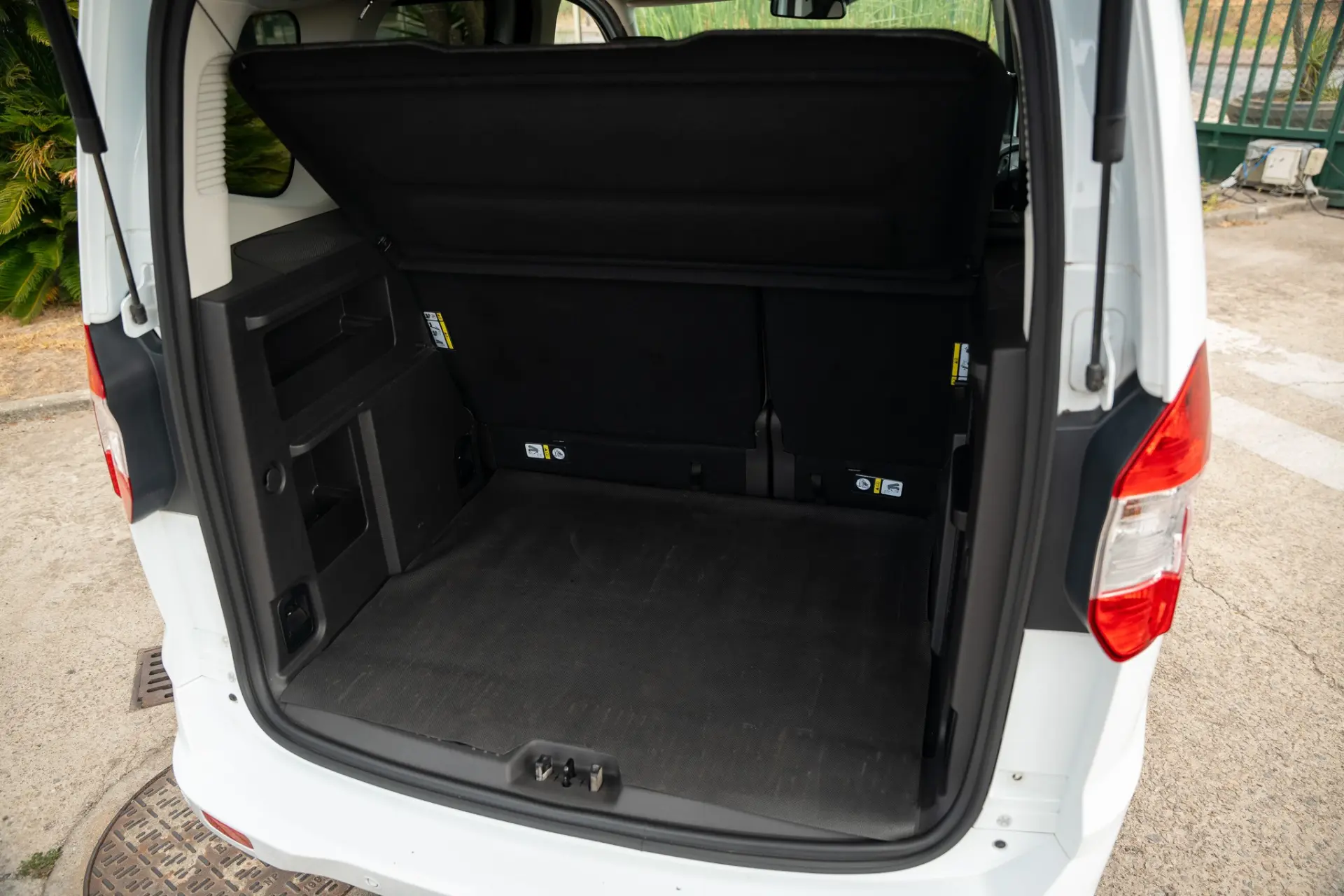 Ford Tourneo Courier 1.0 EcoBoost Ambiente 17