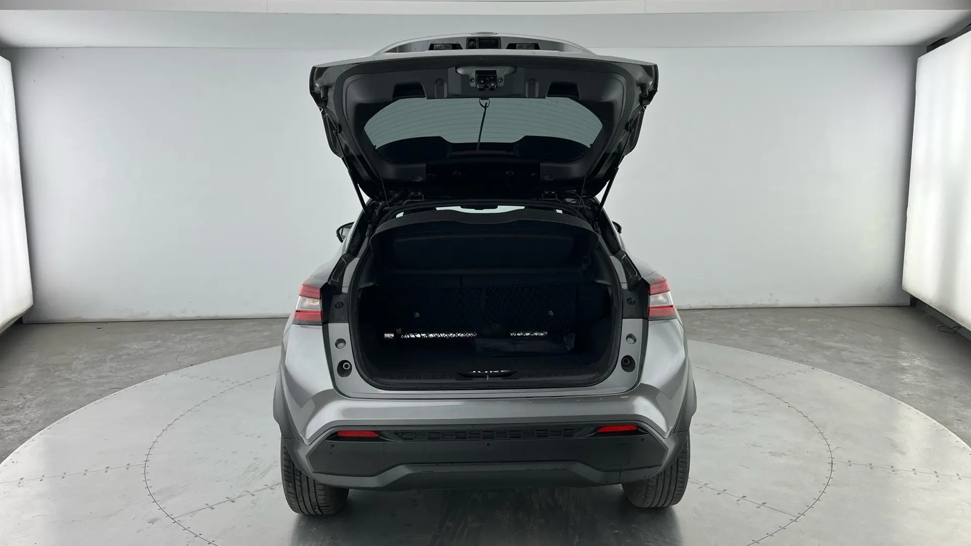 Nissan Juke 1.6 Hybrid N-Connecta NAV. 16