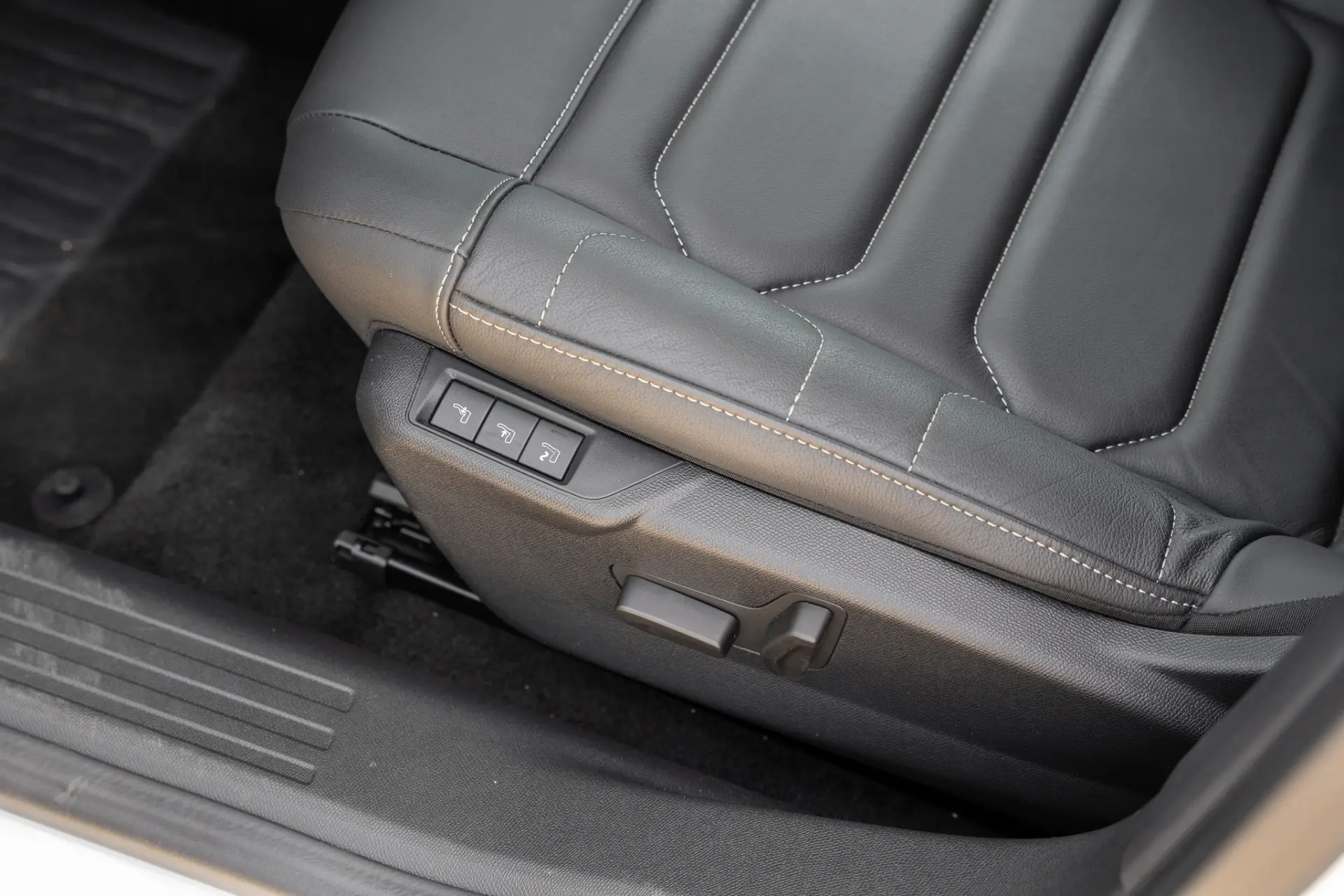 Citroen e-C4 X 50 kWh Shine Pack 21