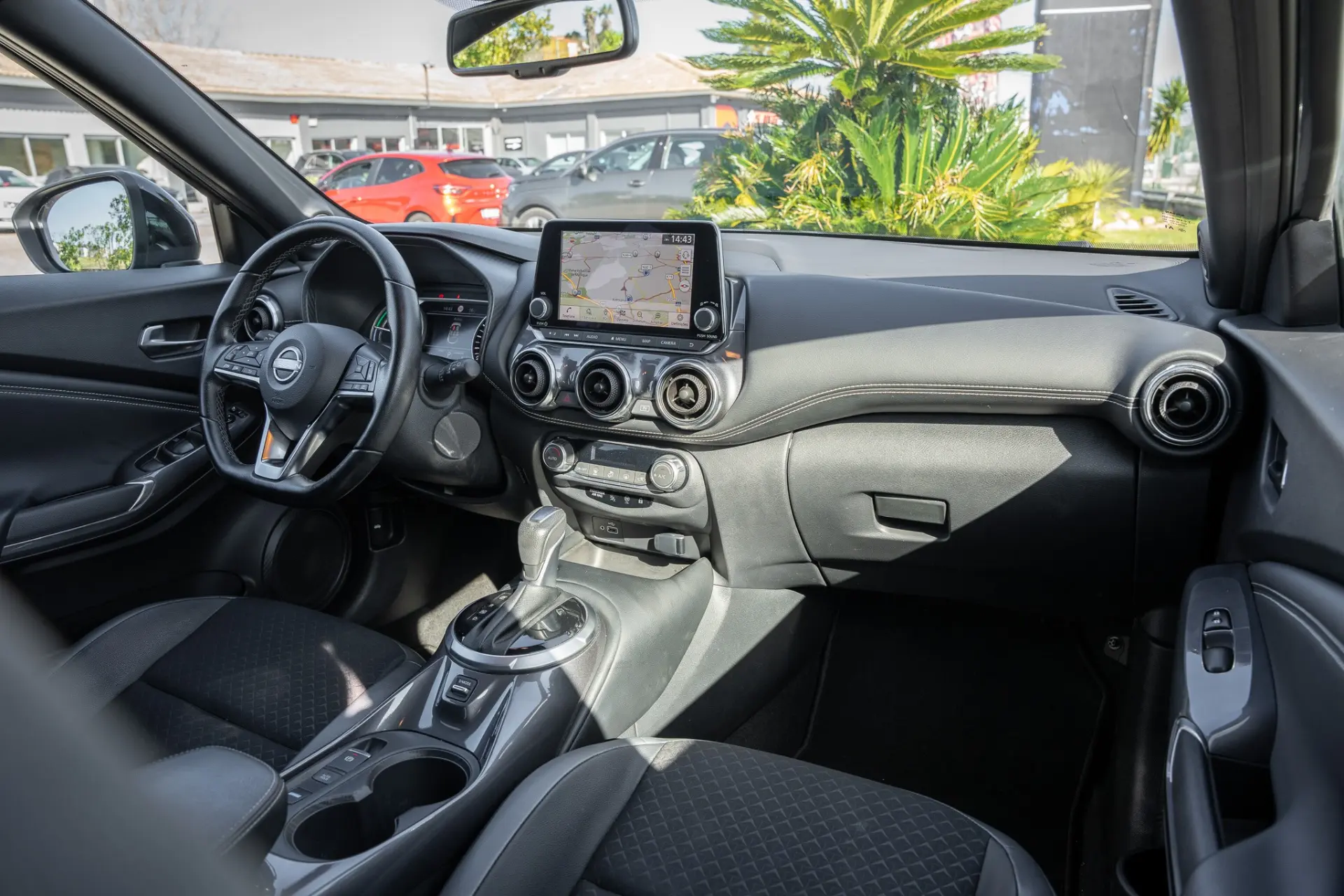 Nissan Juke 1.6 Hybrid N-Connecta NAV. 16