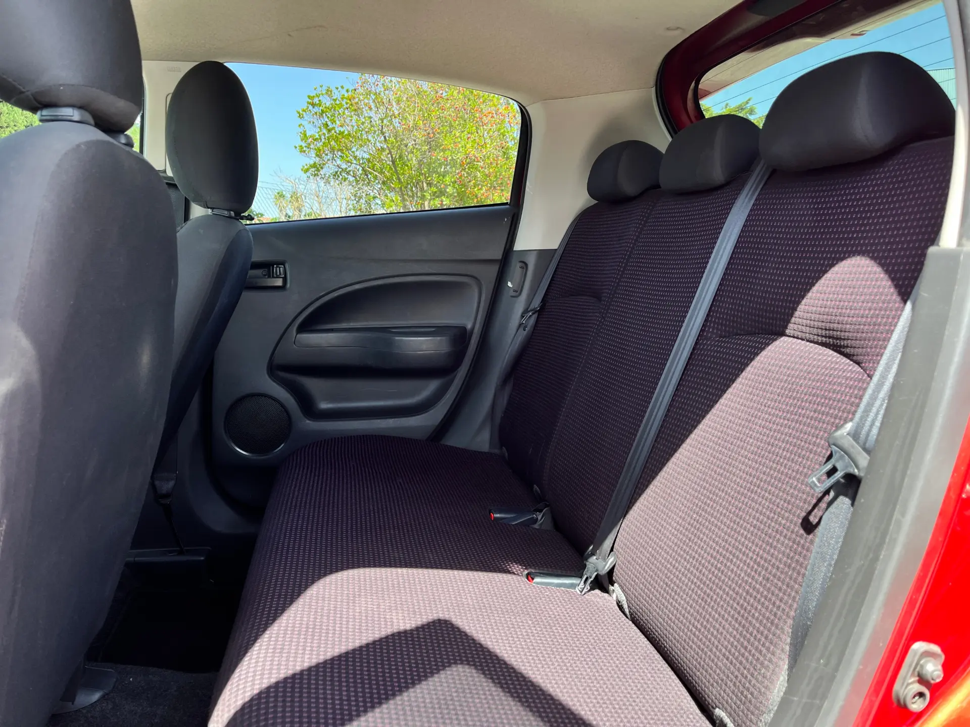 Mitsubishi Space Star 1.2 Intense 21
