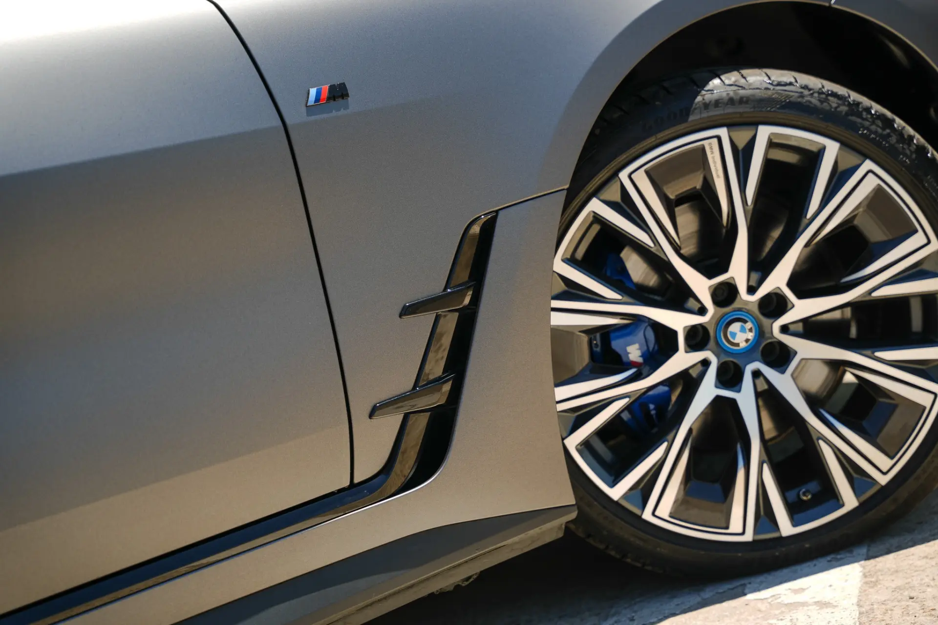 BMW i4 M50 Pack Desportivo M Pro 12