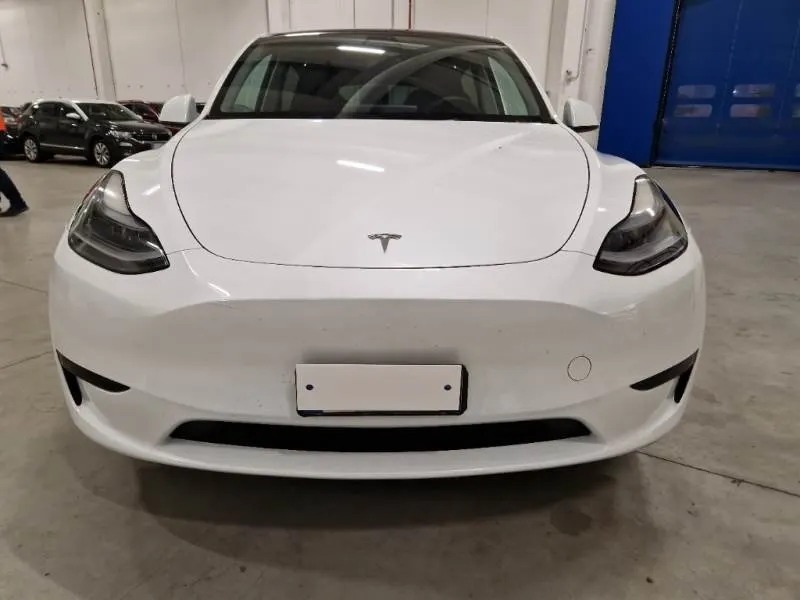 Tesla Model Y Tração Traseira 3