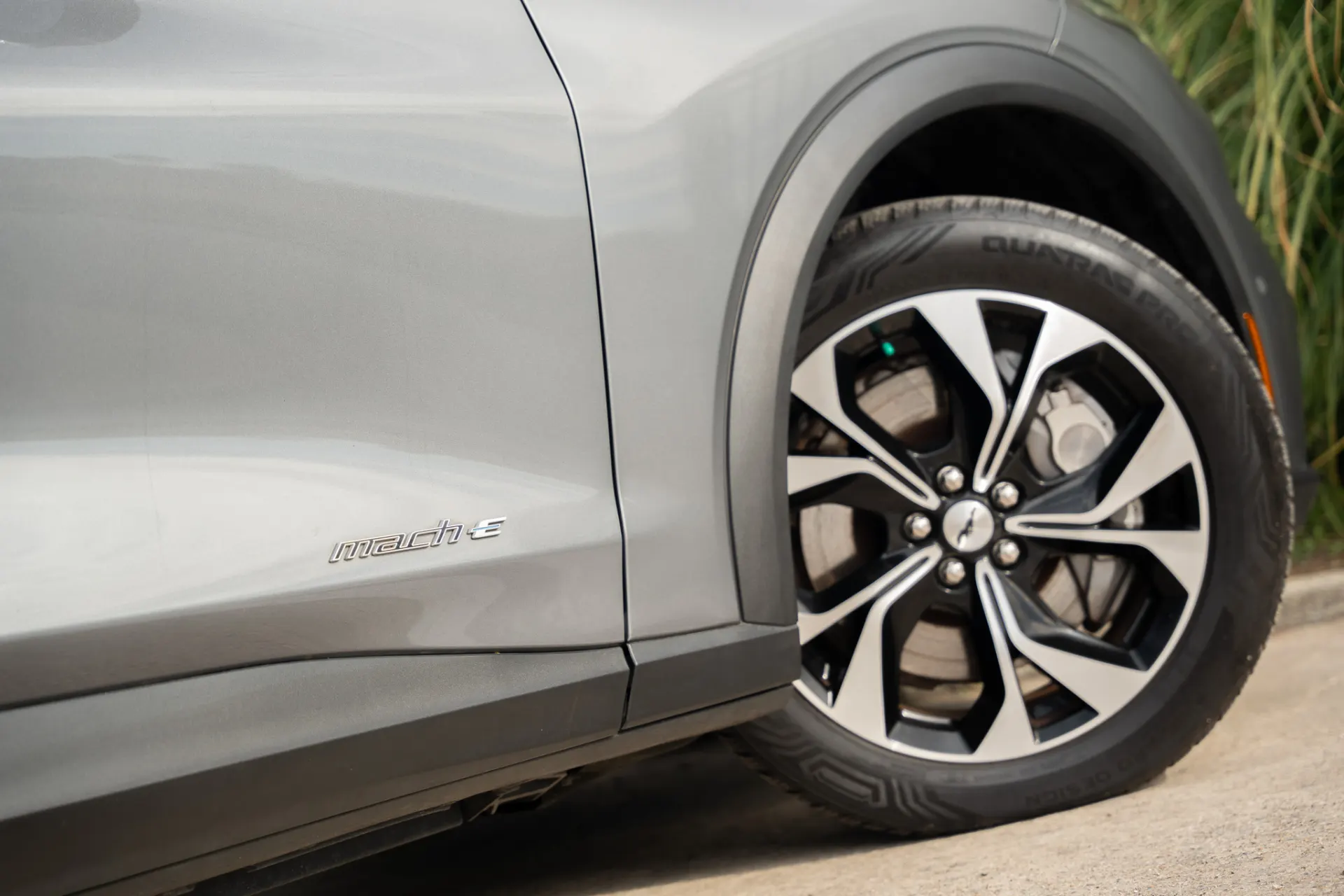 Ford Mustang Mach-E Standard 8