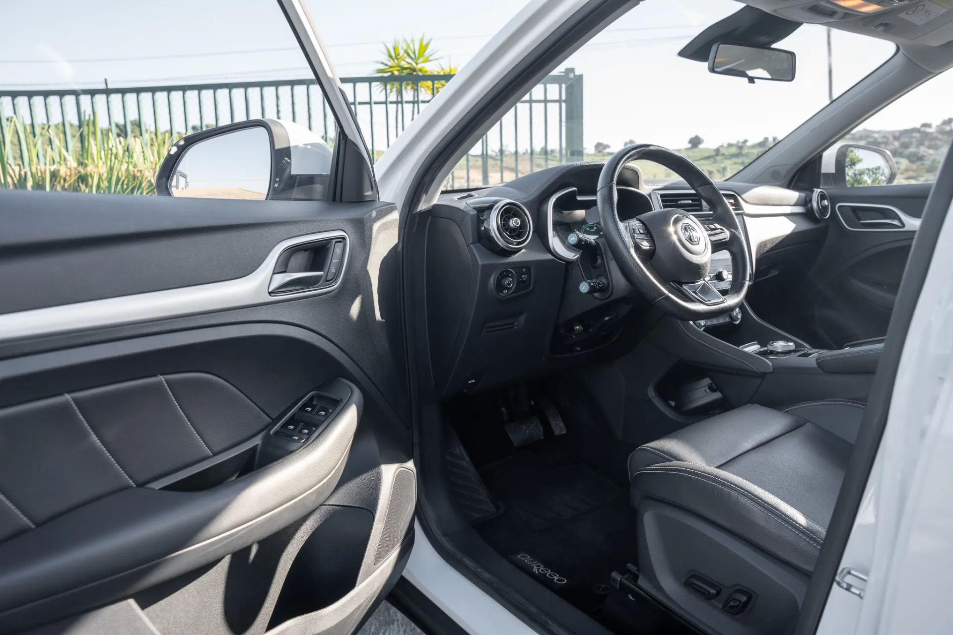 MG ZS EV 44.5 kWh Luxury 14