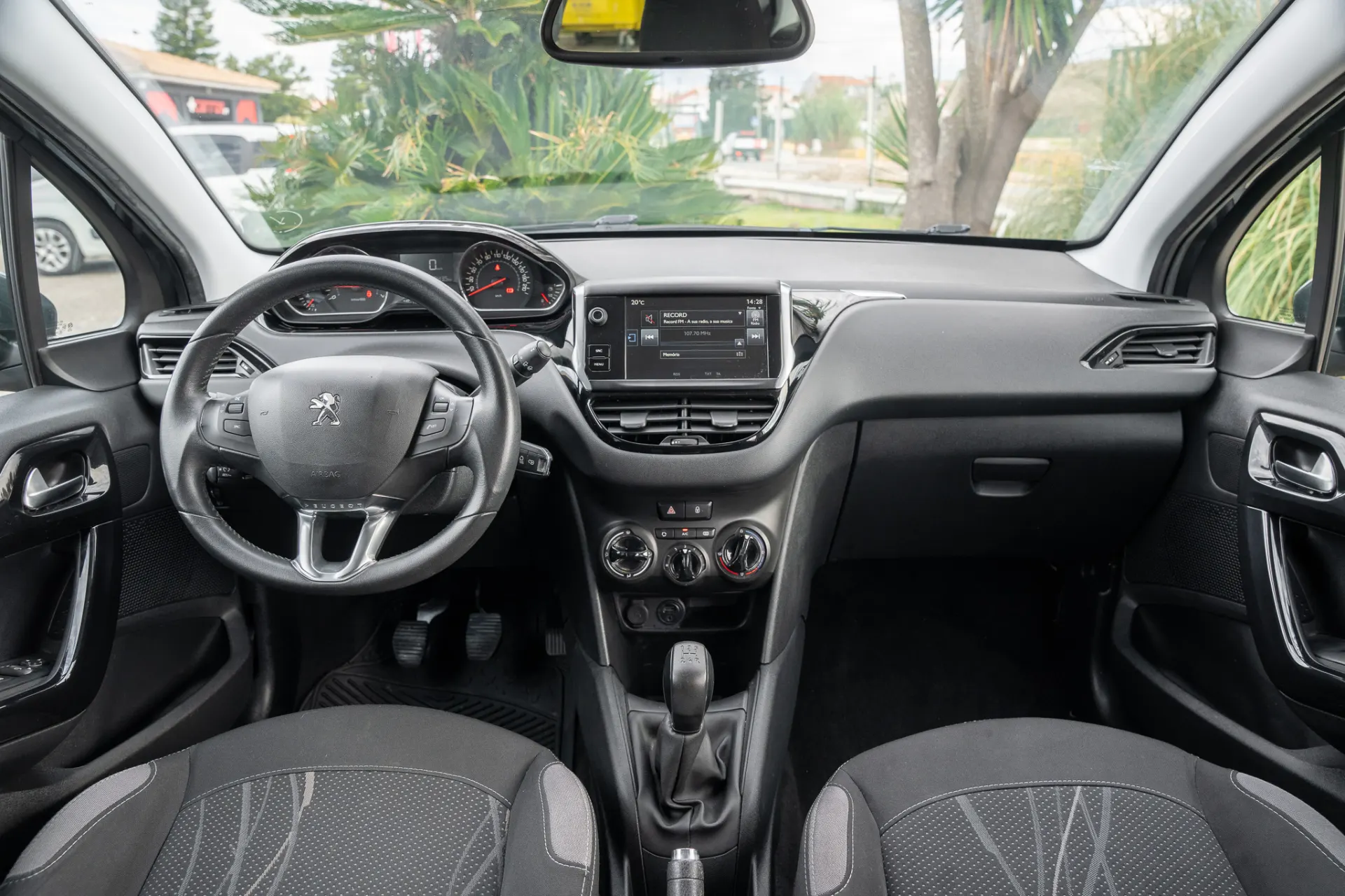 Peugeot 208 1.2 PureTech Active 5