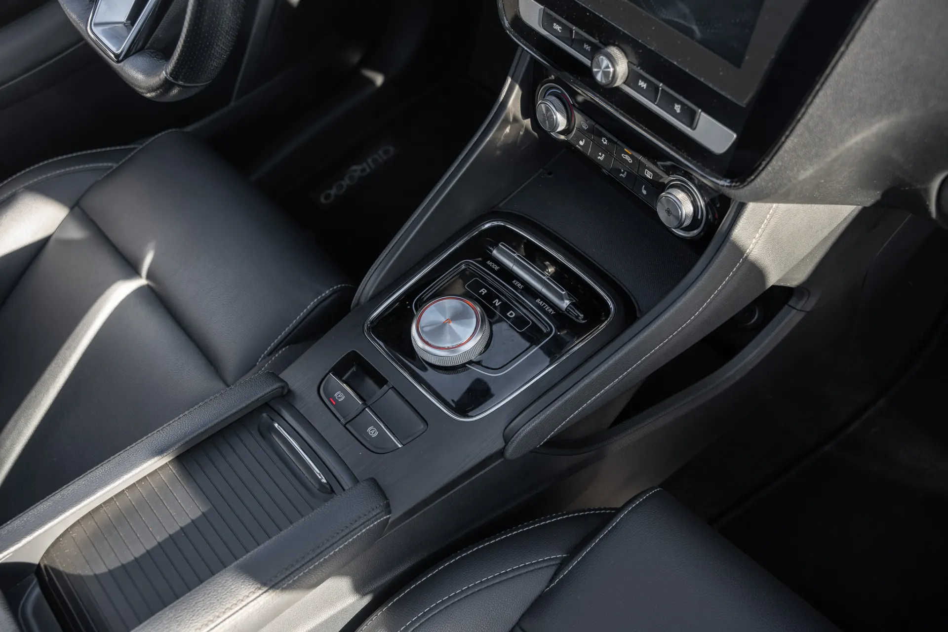 MG ZS EV 44.5 kWh Luxury 13