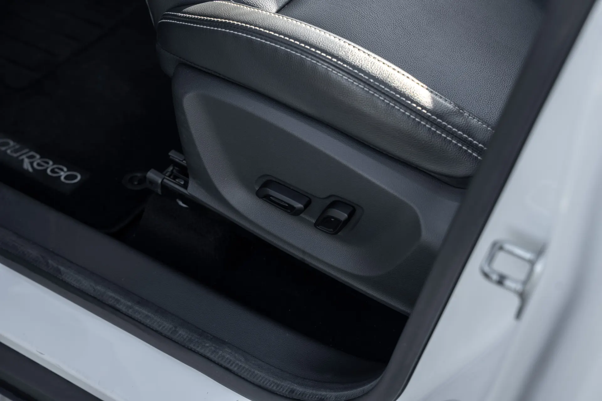 MG ZS EV 44.5 kWh Luxury 15