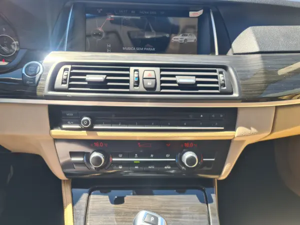BMW 520 d Pack M Auto 7